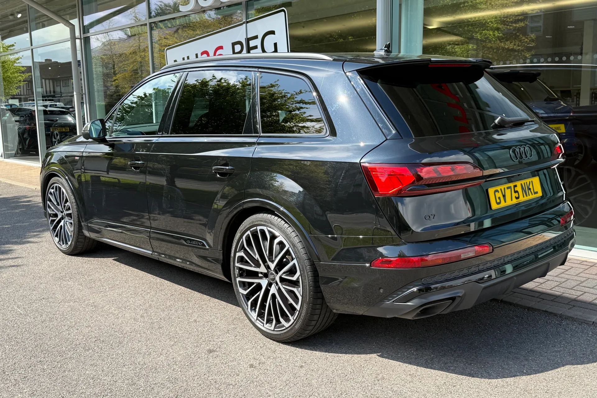 Audi Q7 thumbnail image number 14