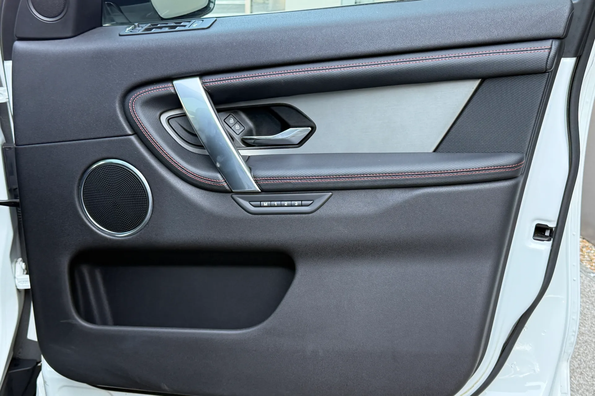 LAND ROVER DISCOVERY SPORT thumbnail image number 57