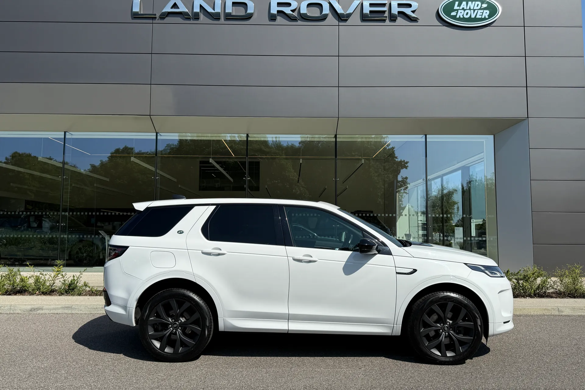 LAND ROVER DISCOVERY SPORT thumbnail image number 2