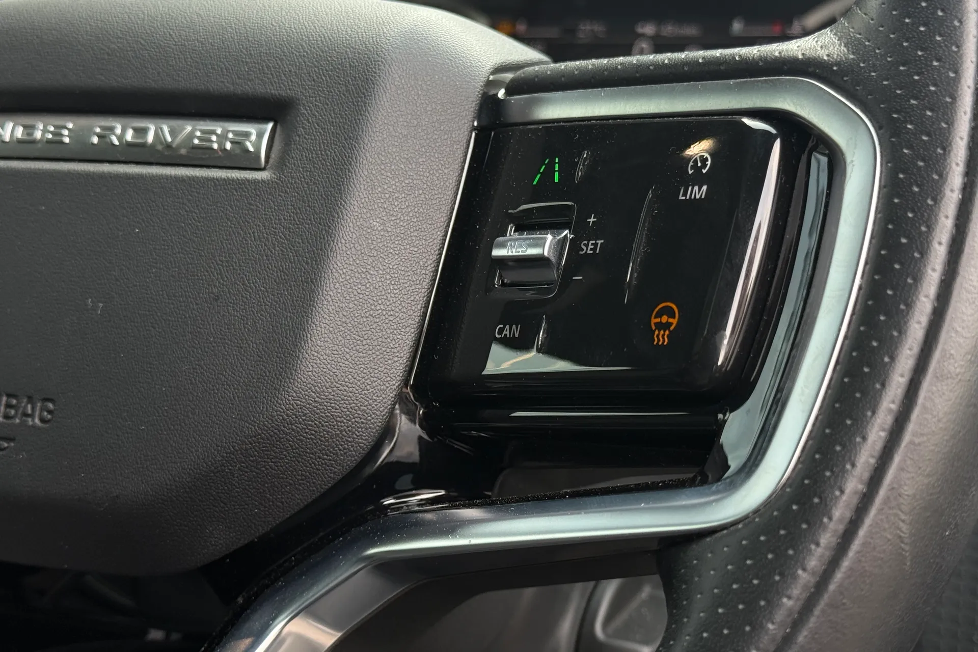 LAND ROVER RANGE ROVER VELAR thumbnail image number 51