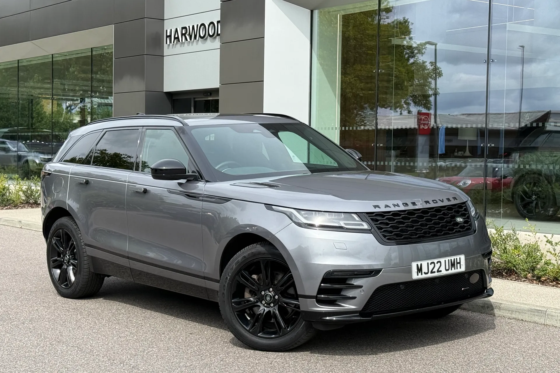 LAND ROVER RANGE ROVER VELAR focused image