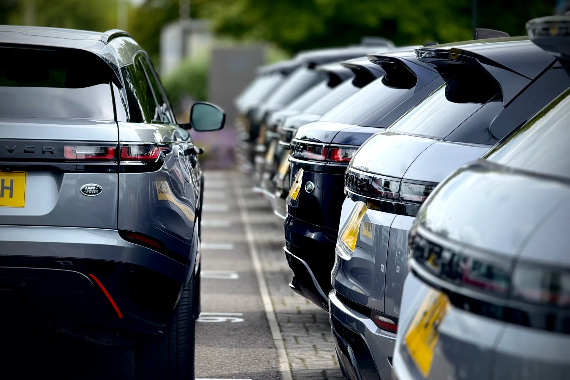 LAND ROVER RANGE ROVER VELAR thumbnail image number 19