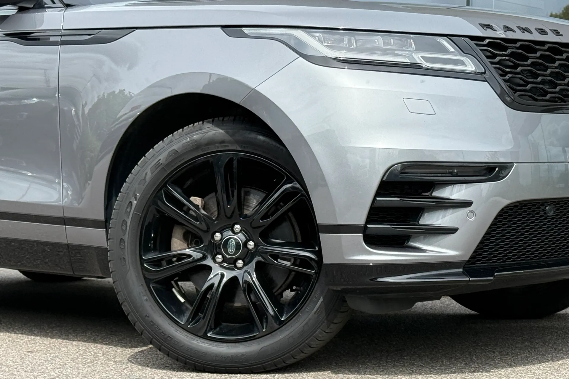 LAND ROVER RANGE ROVER VELAR thumbnail image number 10