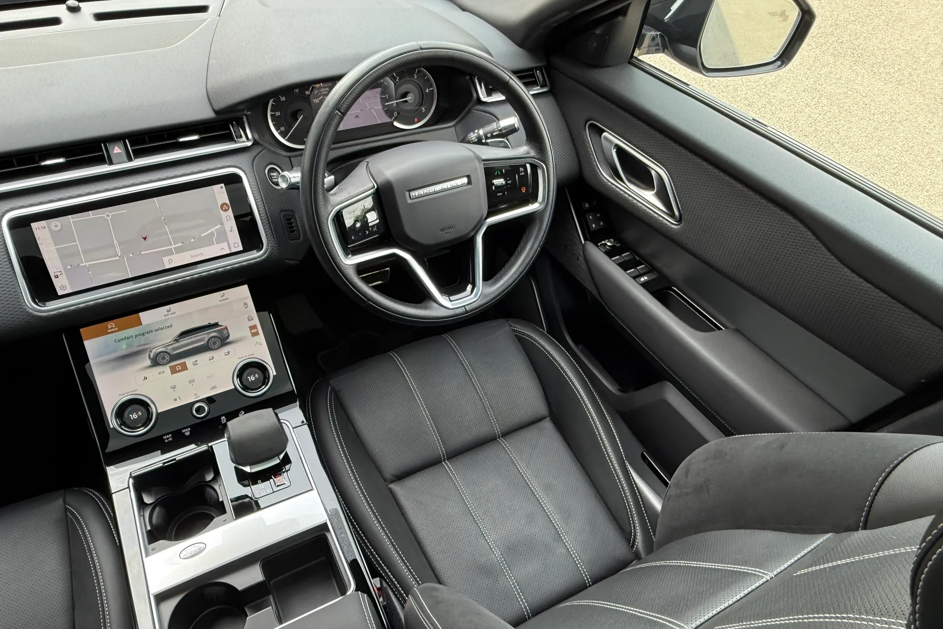 LAND ROVER RANGE ROVER VELAR thumbnail image number 29