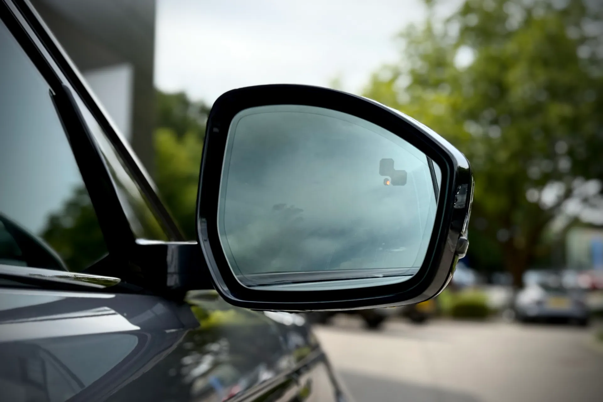 LAND ROVER RANGE ROVER VELAR thumbnail image number 22