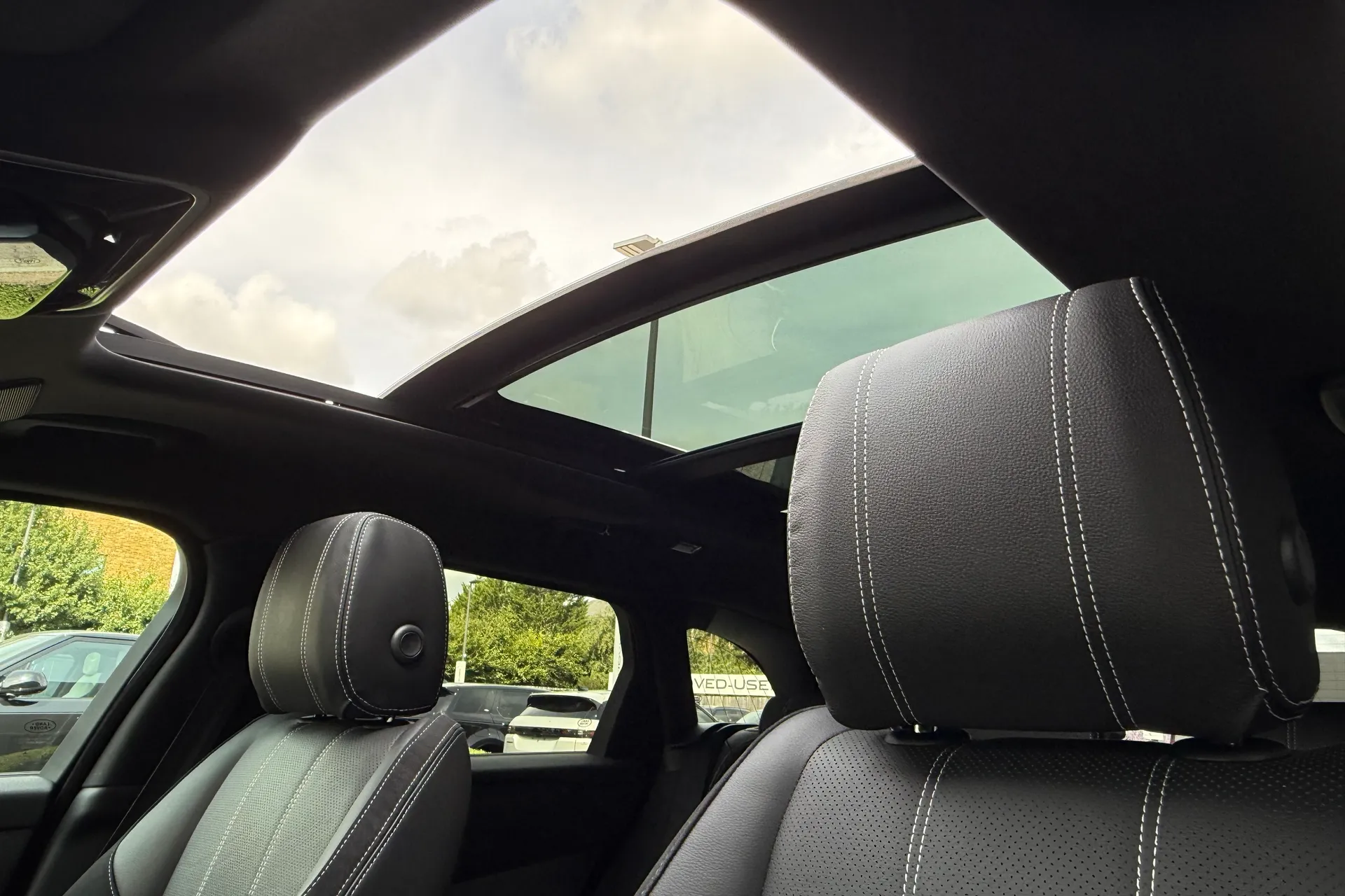 LAND ROVER RANGE ROVER VELAR thumbnail image number 5