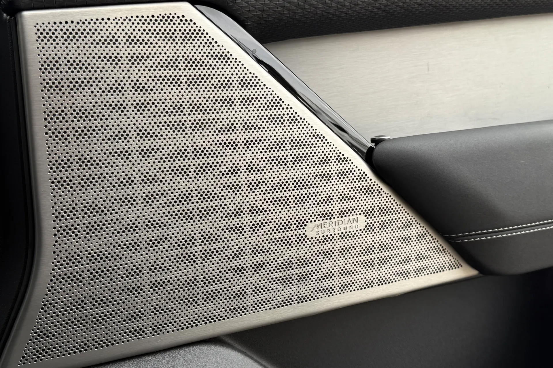 LAND ROVER RANGE ROVER VELAR thumbnail image number 48