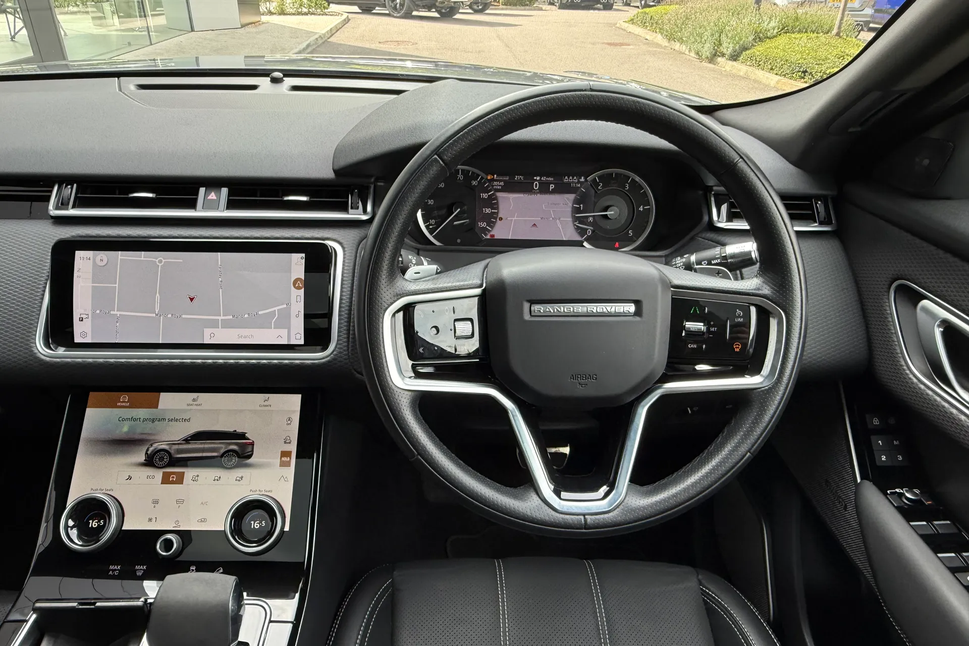 LAND ROVER RANGE ROVER VELAR thumbnail image number 27