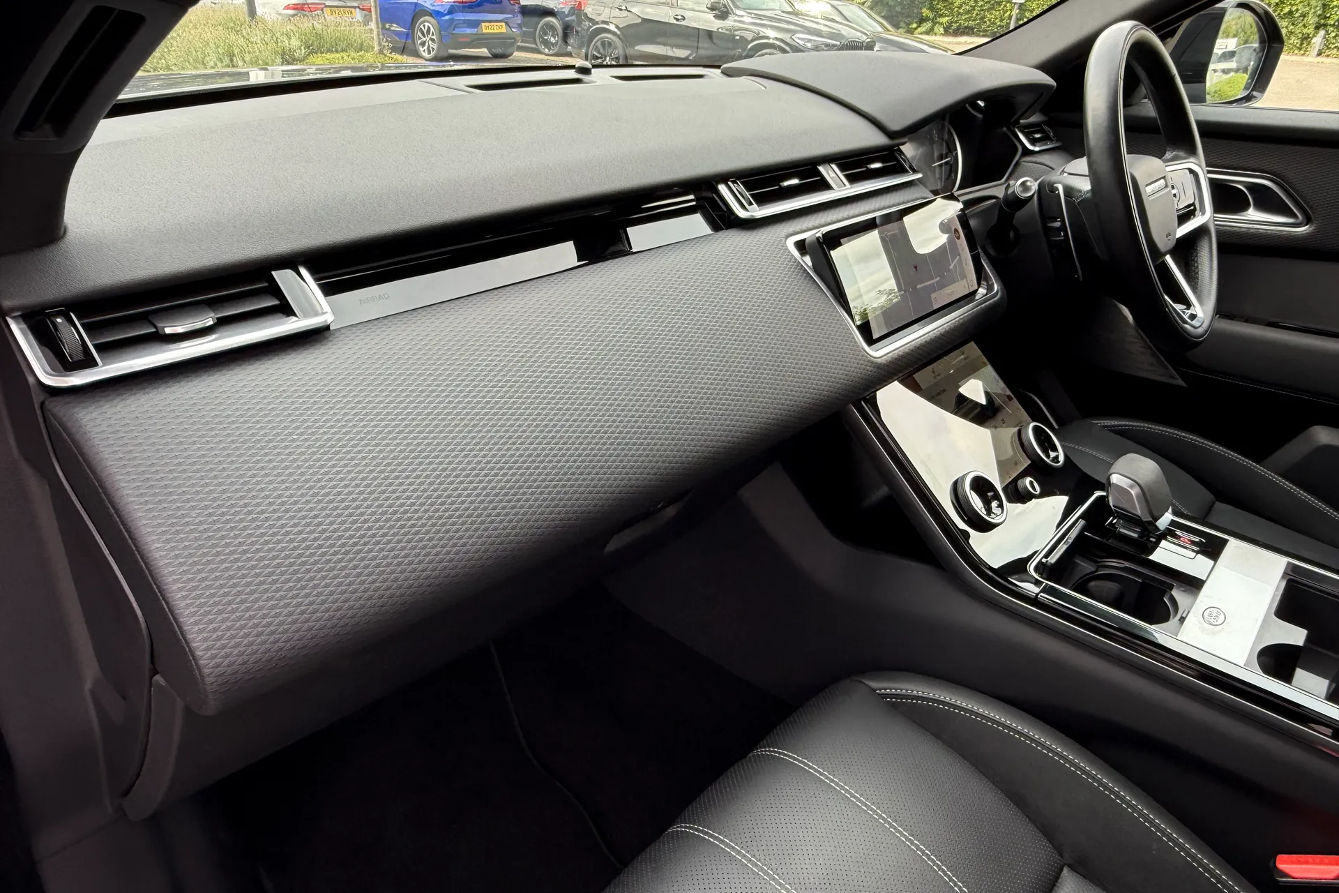 LAND ROVER RANGE ROVER VELAR thumbnail image number 44