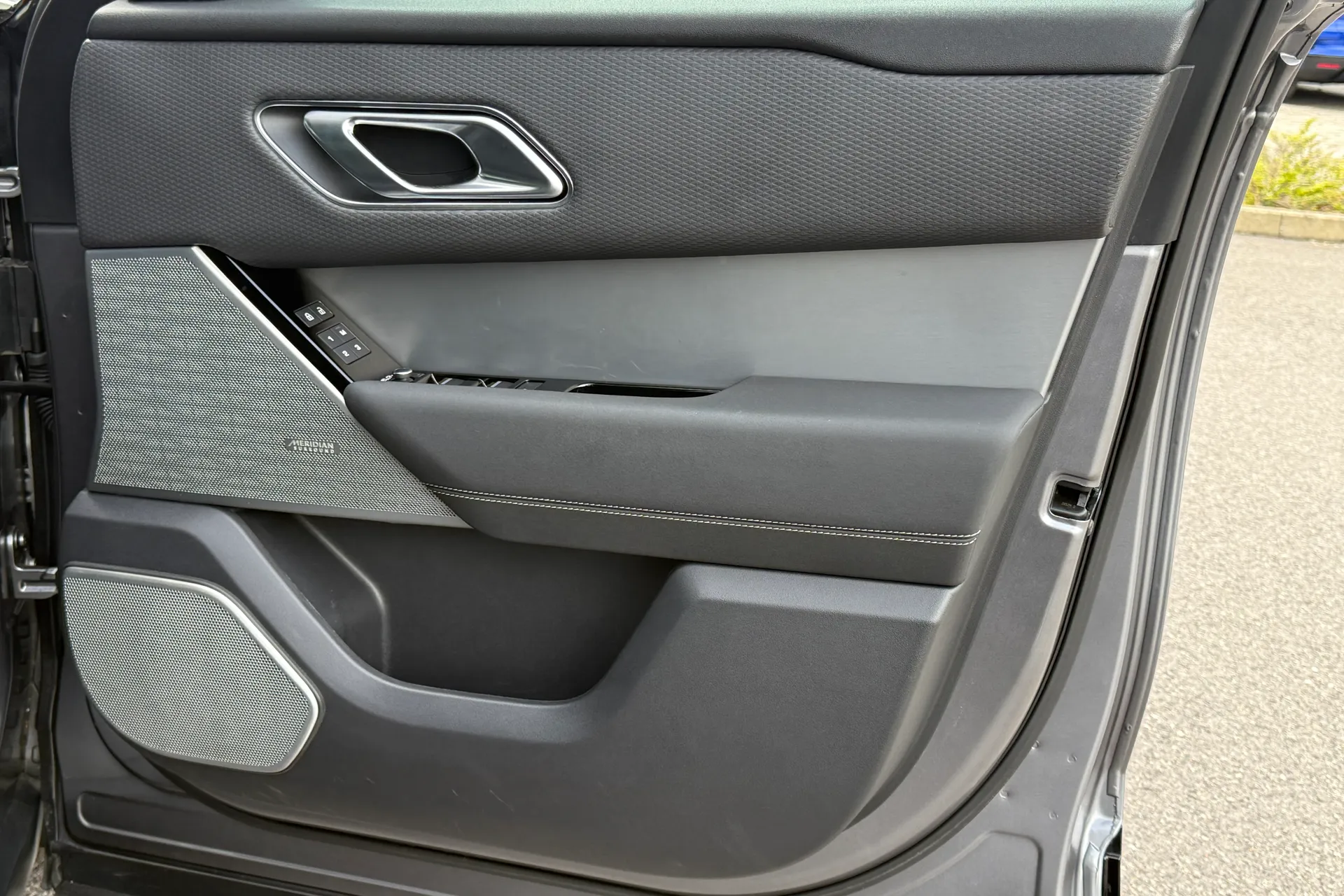 LAND ROVER RANGE ROVER VELAR thumbnail image number 49