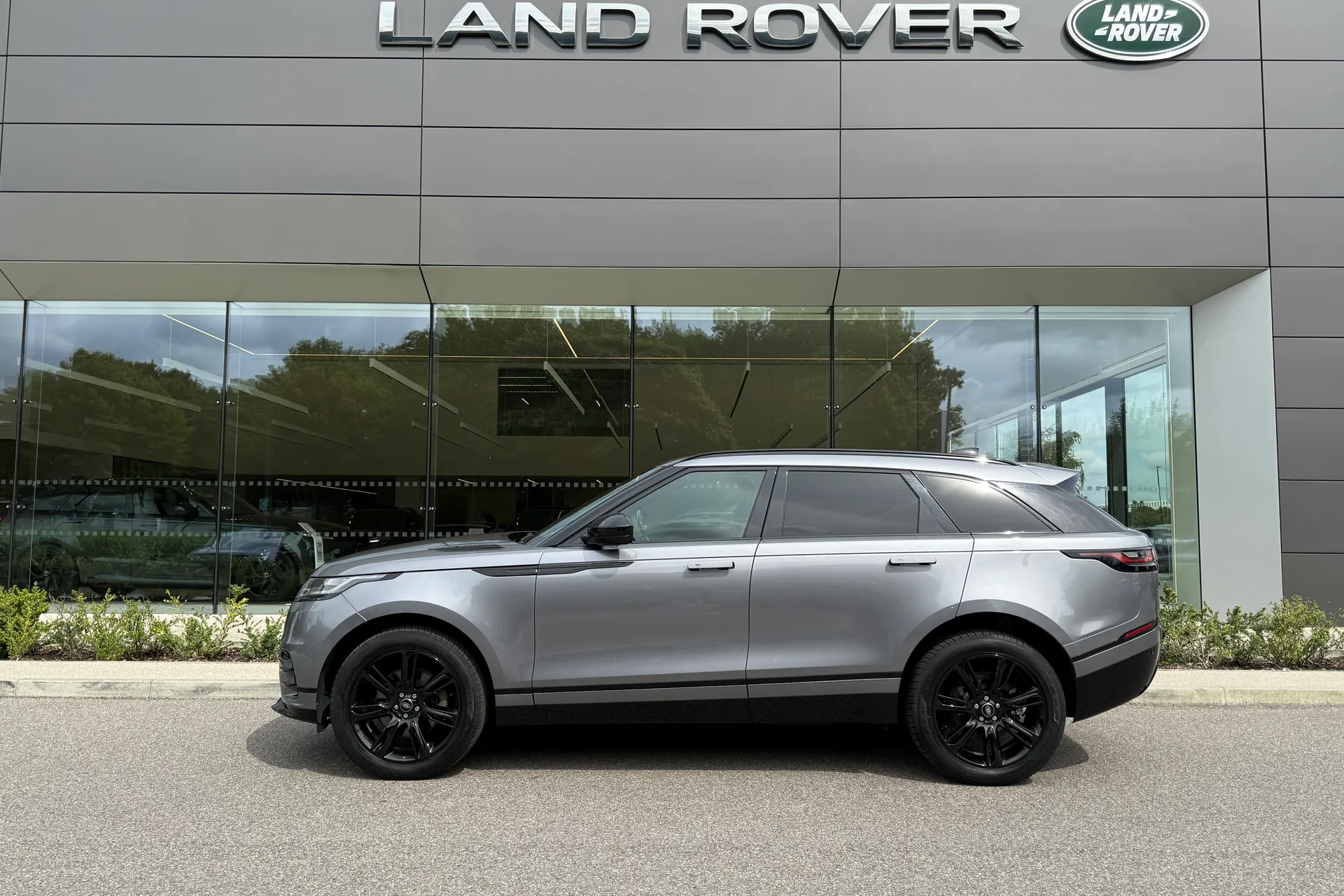 LAND ROVER RANGE ROVER VELAR thumbnail image number 8