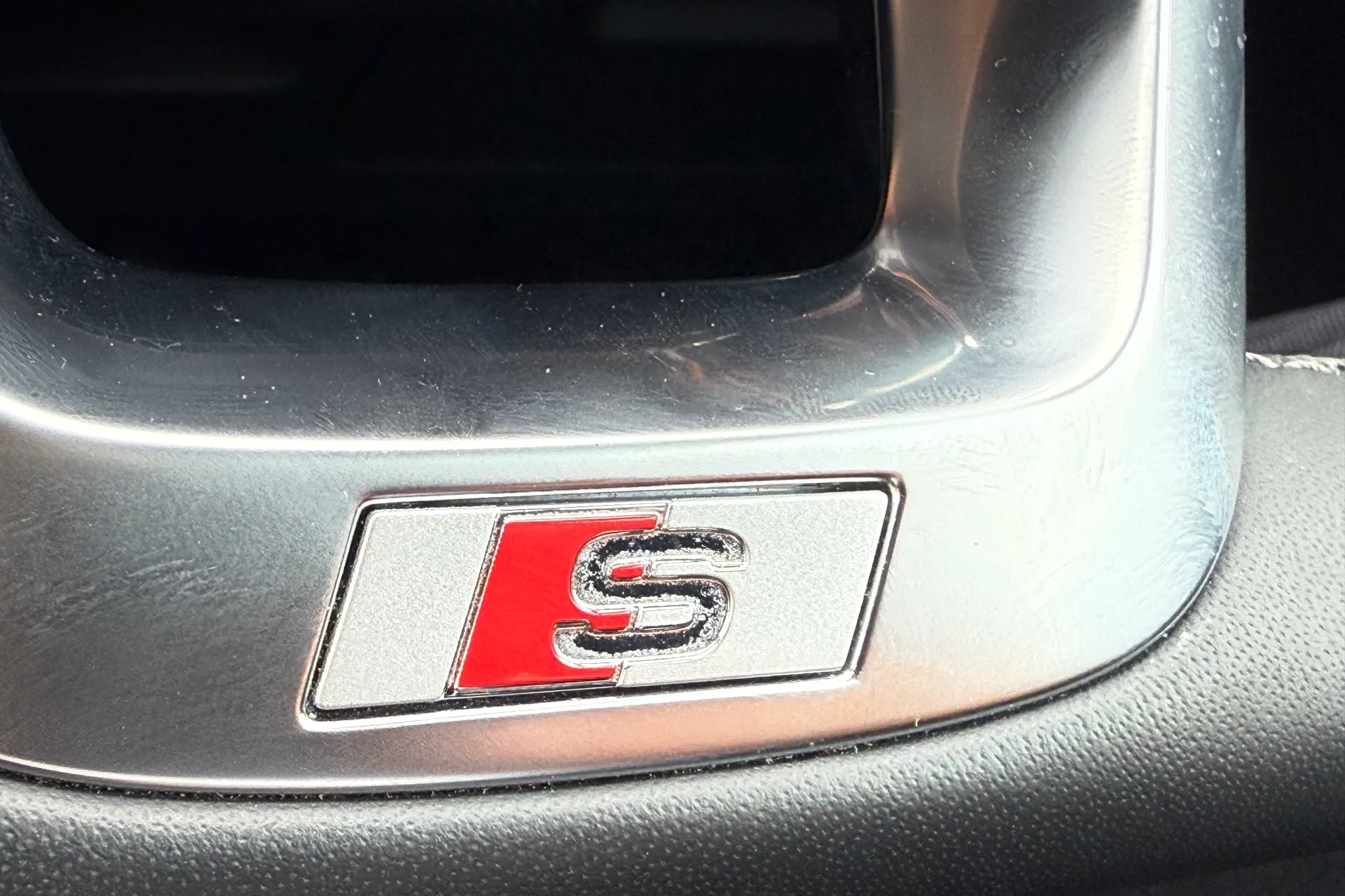 Audi Q3 thumbnail image number 19