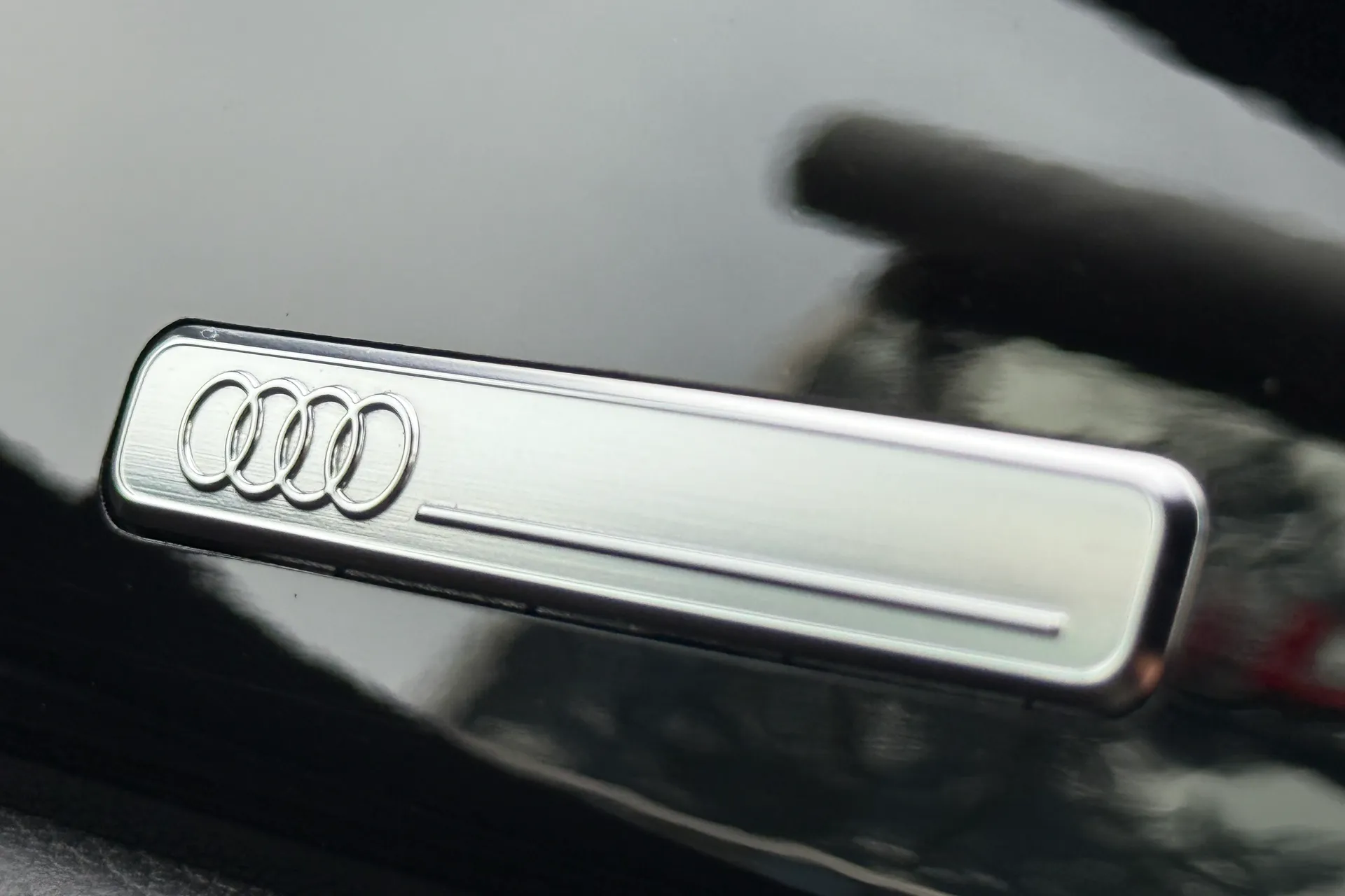 Audi Q3 thumbnail image number 25
