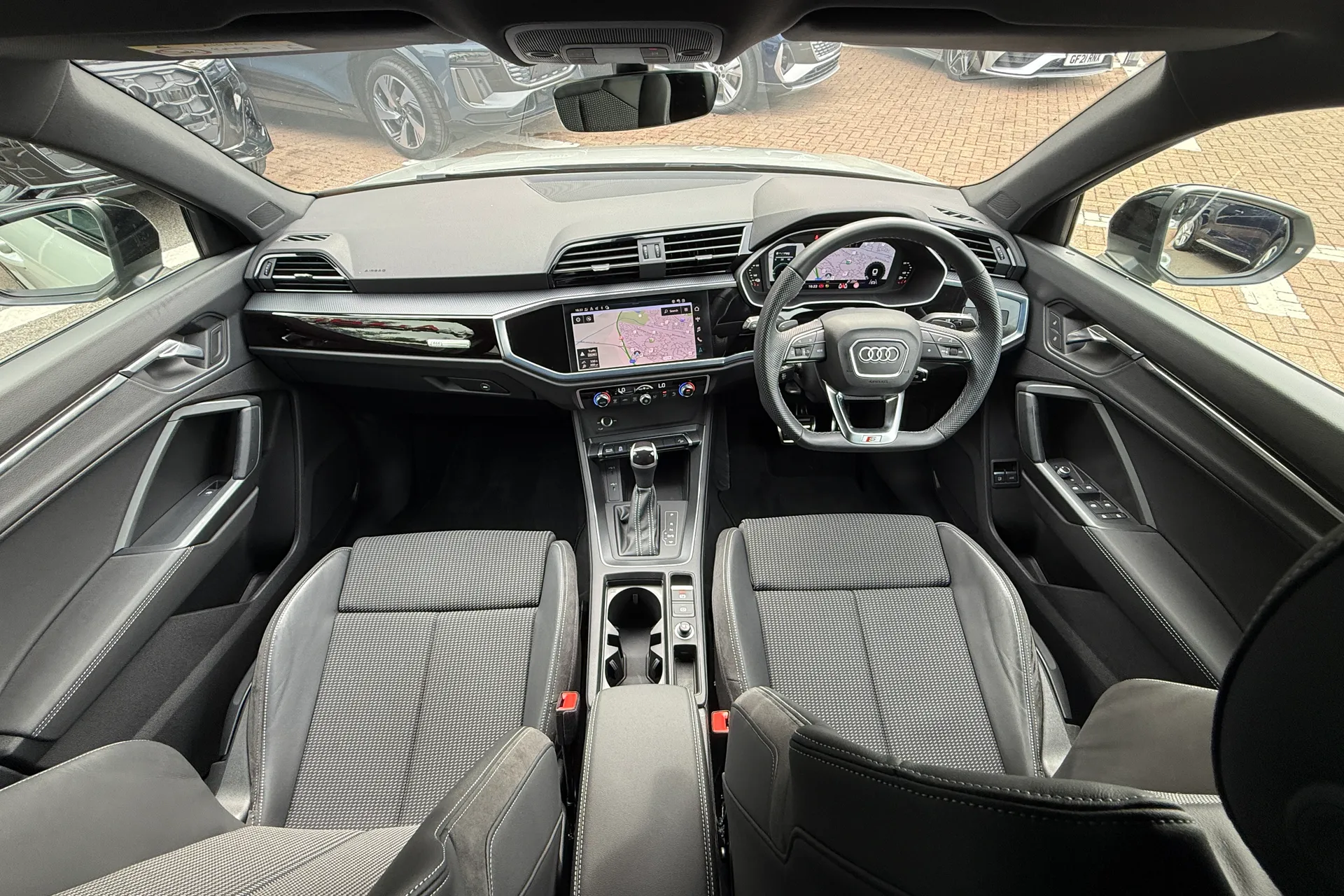 Audi Q3 thumbnail image number 4