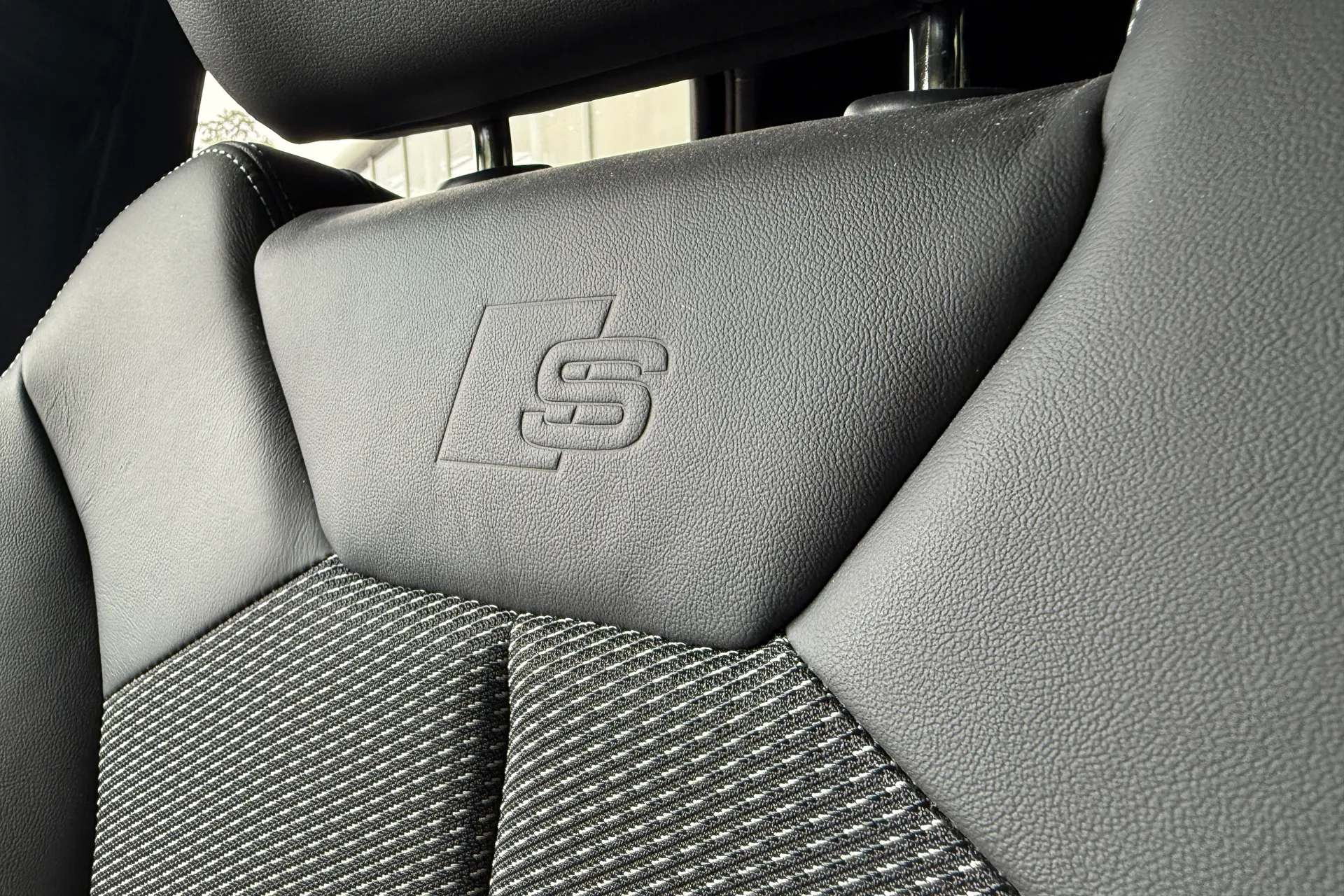 Audi Q3 thumbnail image number 50