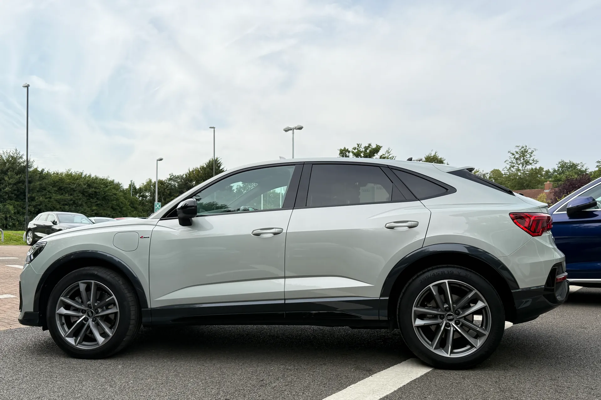 Audi Q3 thumbnail image number 45
