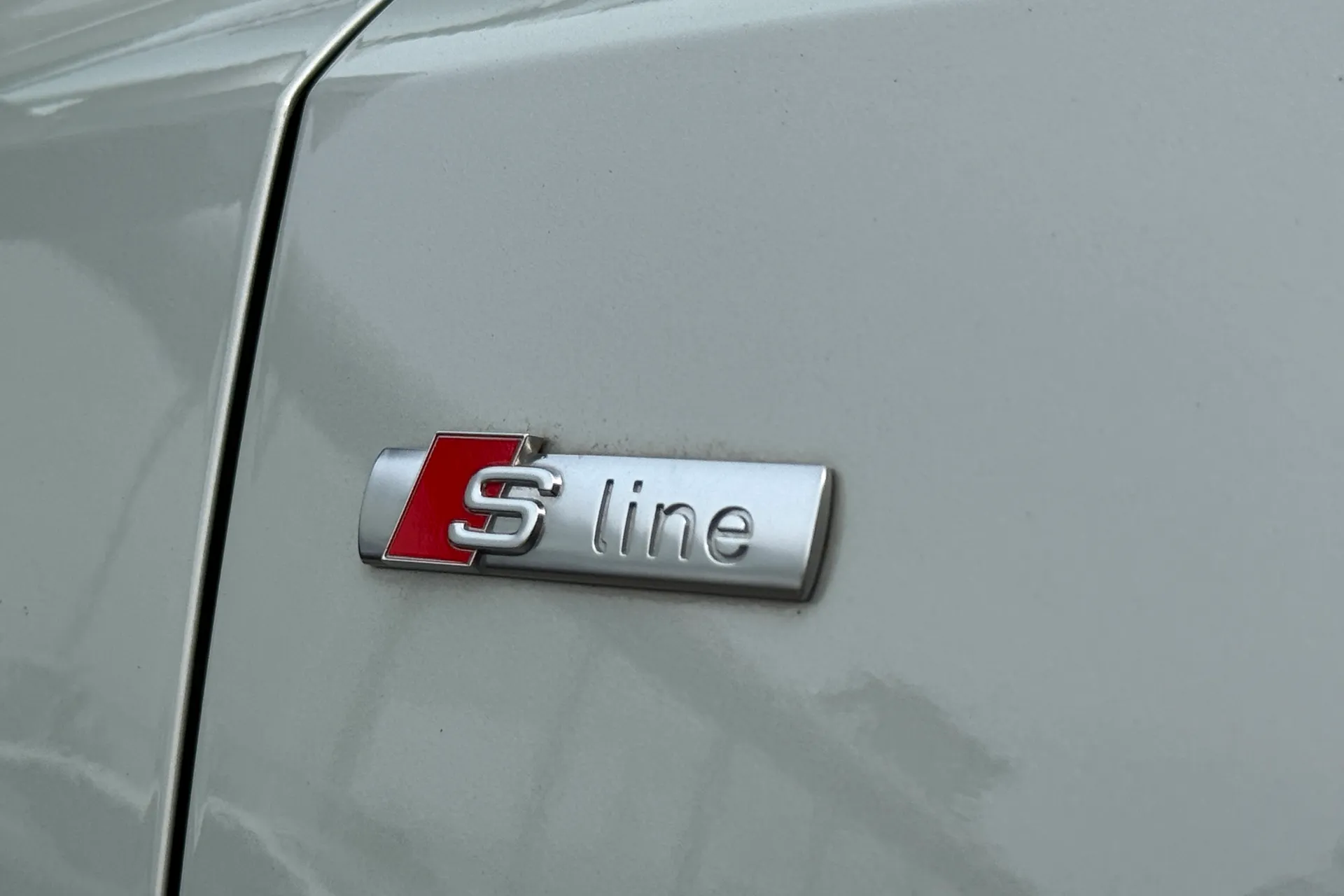 Audi Q3 thumbnail image number 6