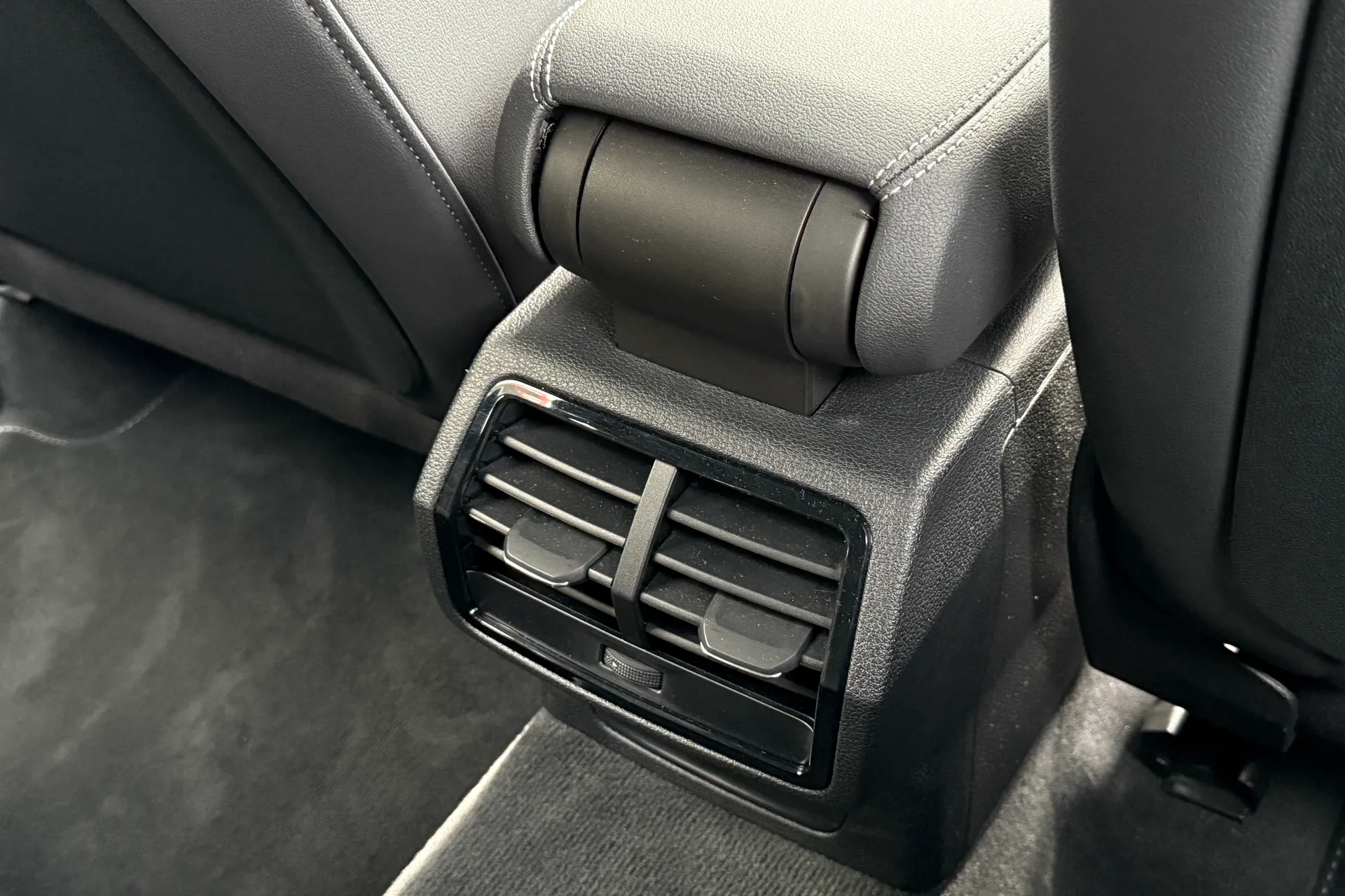 Audi Q3 thumbnail image number 37