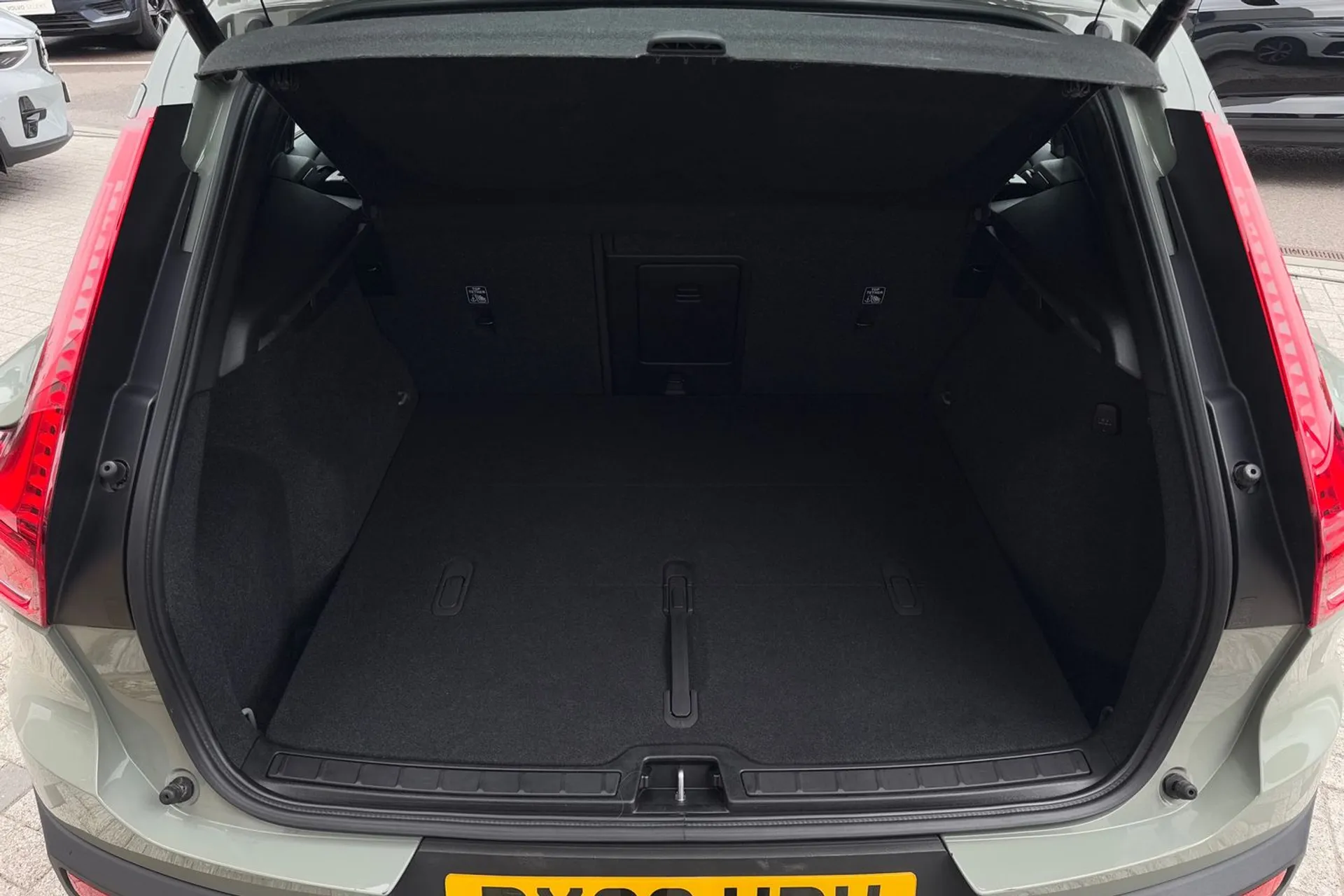 Volvo XC40 thumbnail image number 19