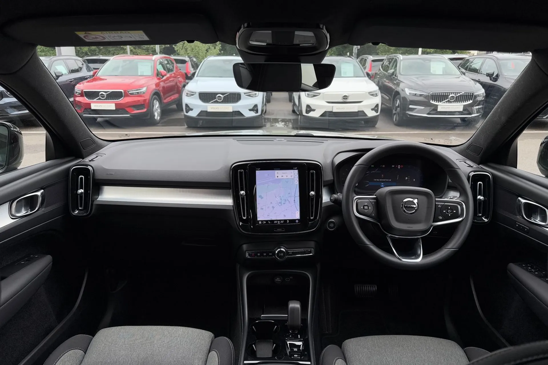 Volvo XC40 thumbnail image number 3