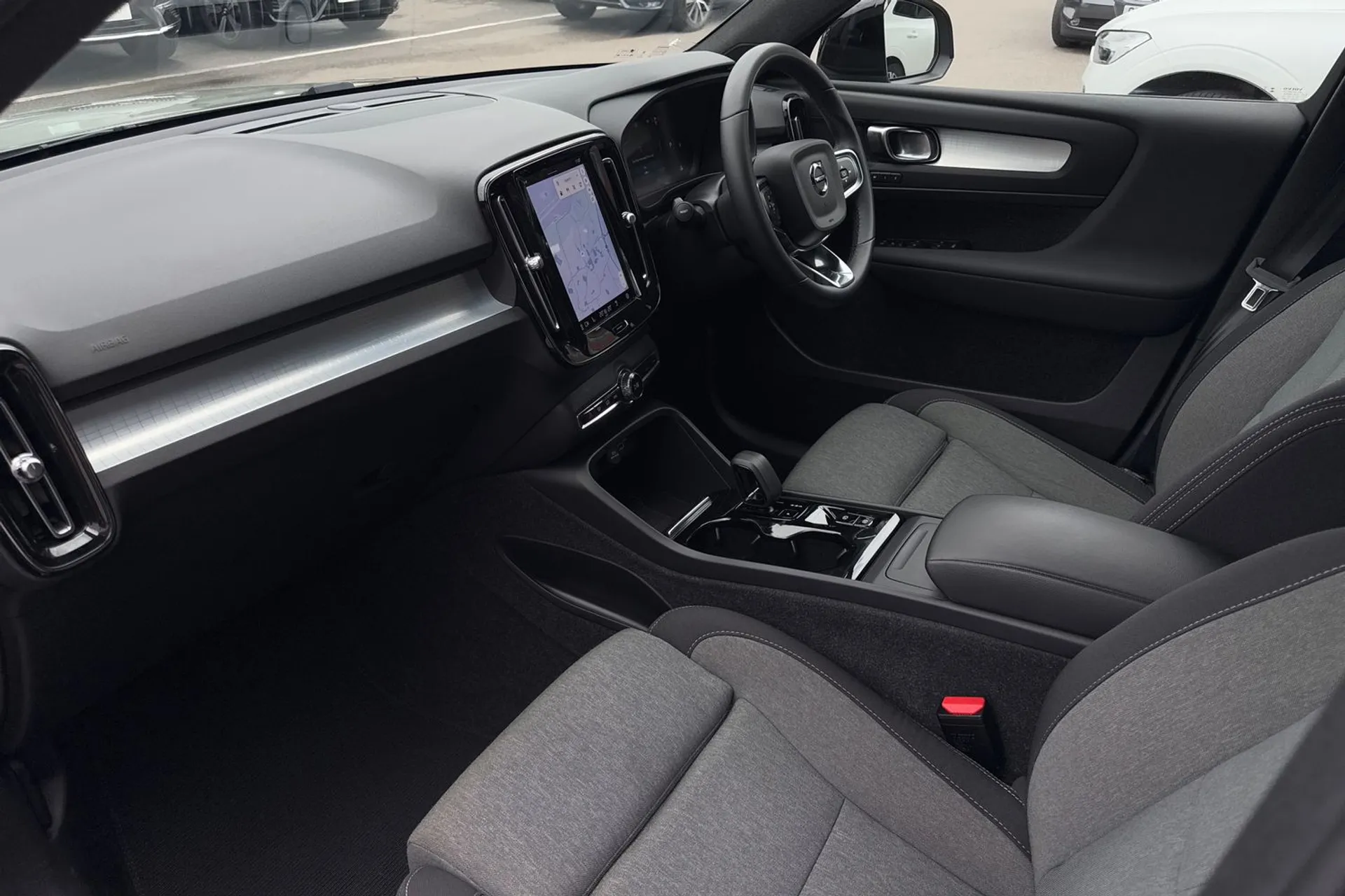 Volvo XC40 thumbnail image number 26