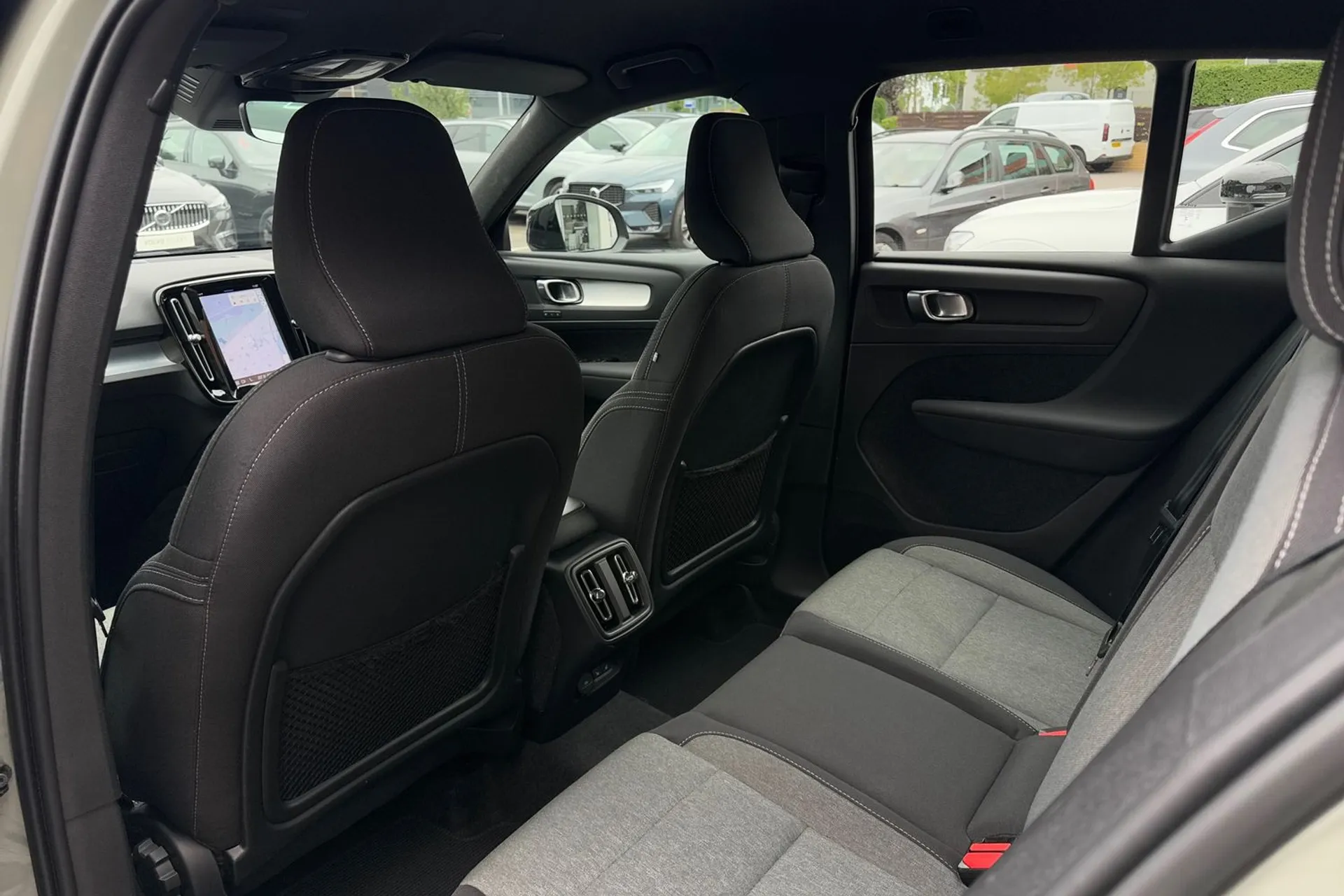 Volvo XC40 thumbnail image number 30