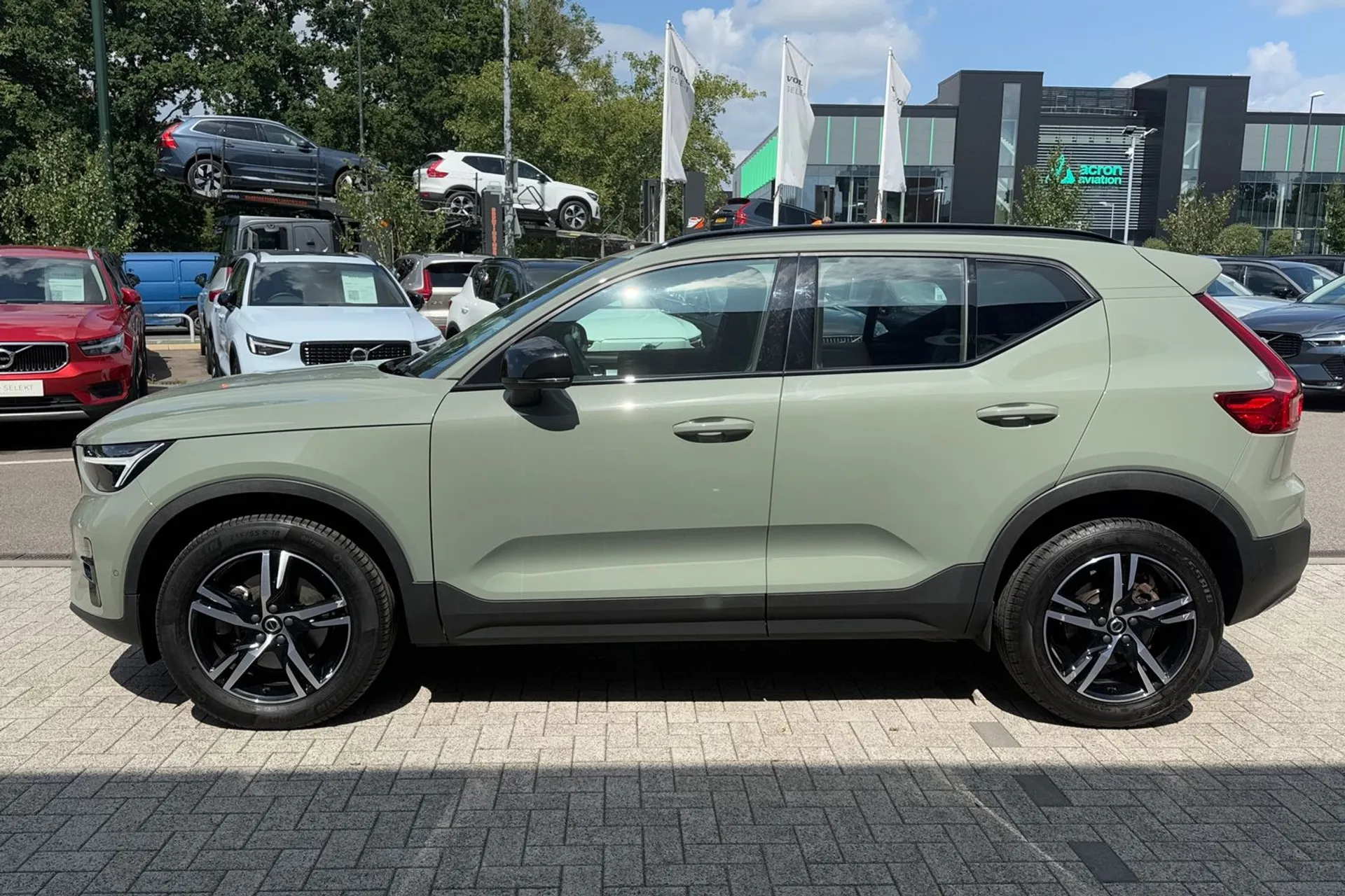 Volvo XC40 thumbnail image number 10