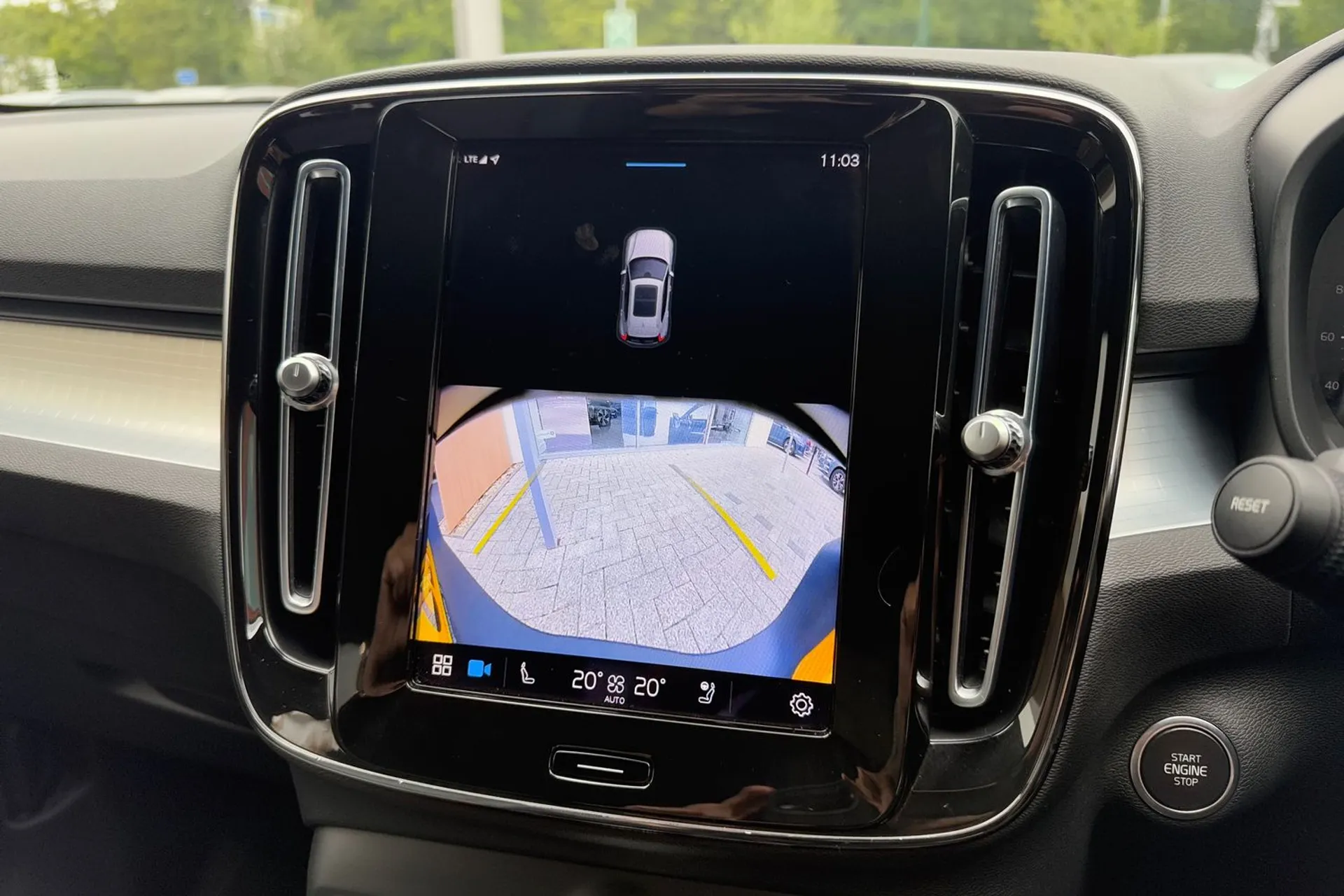 Volvo XC40 thumbnail image number 38
