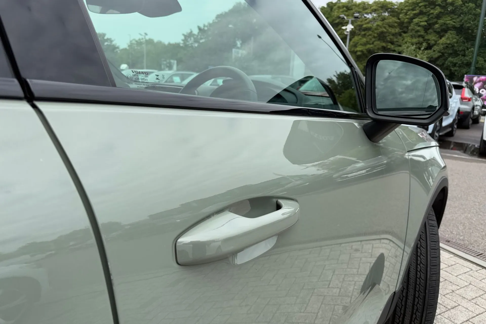Volvo XC40 thumbnail image number 16