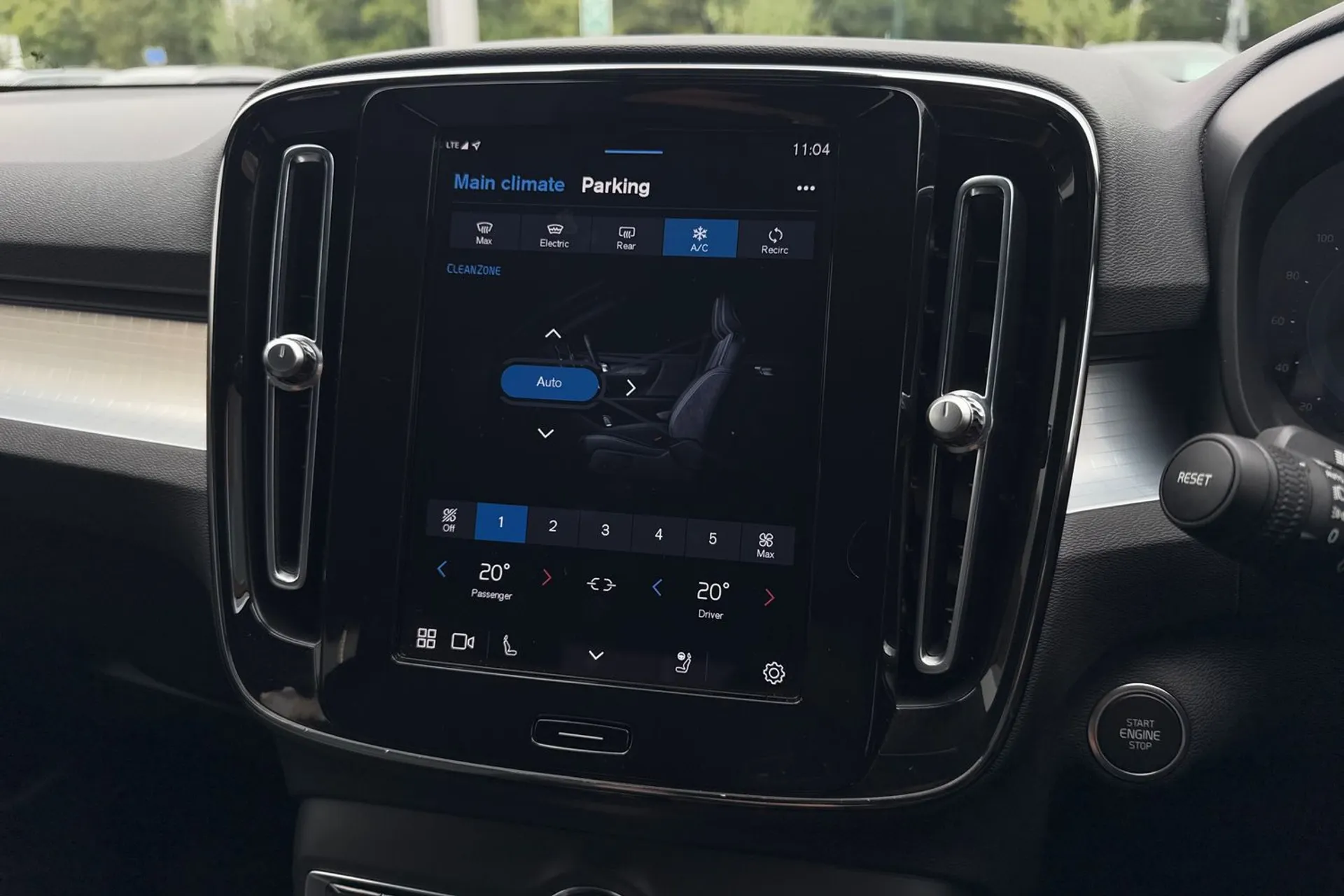 Volvo XC40 thumbnail image number 39