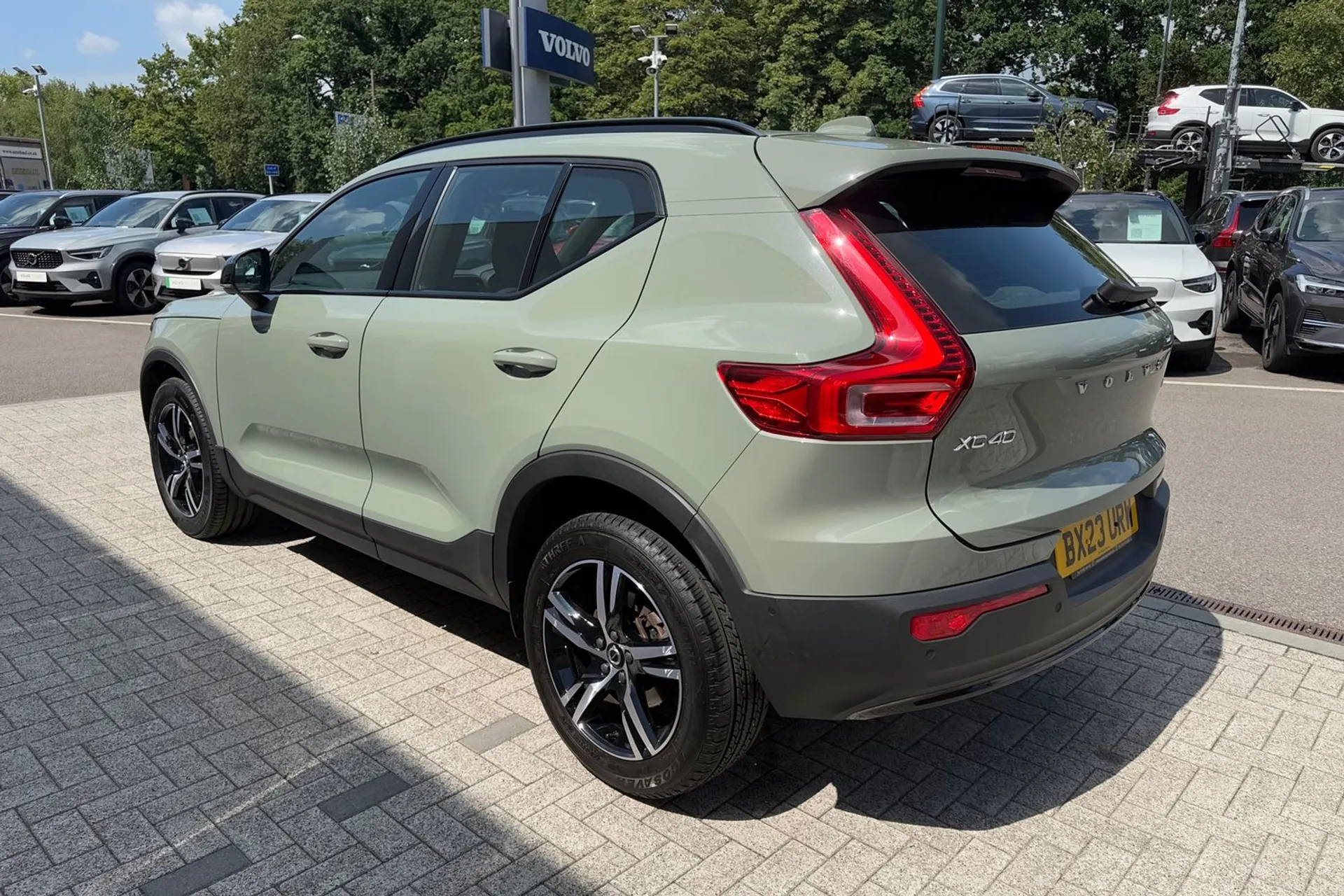 Volvo XC40 thumbnail image number 9