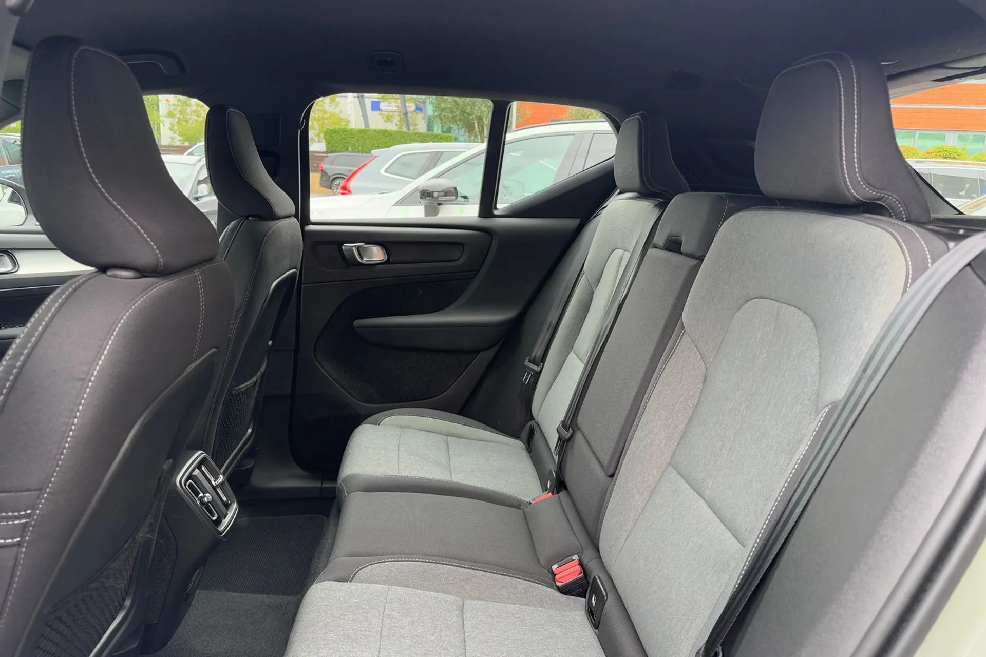 Volvo XC40 thumbnail image number 29