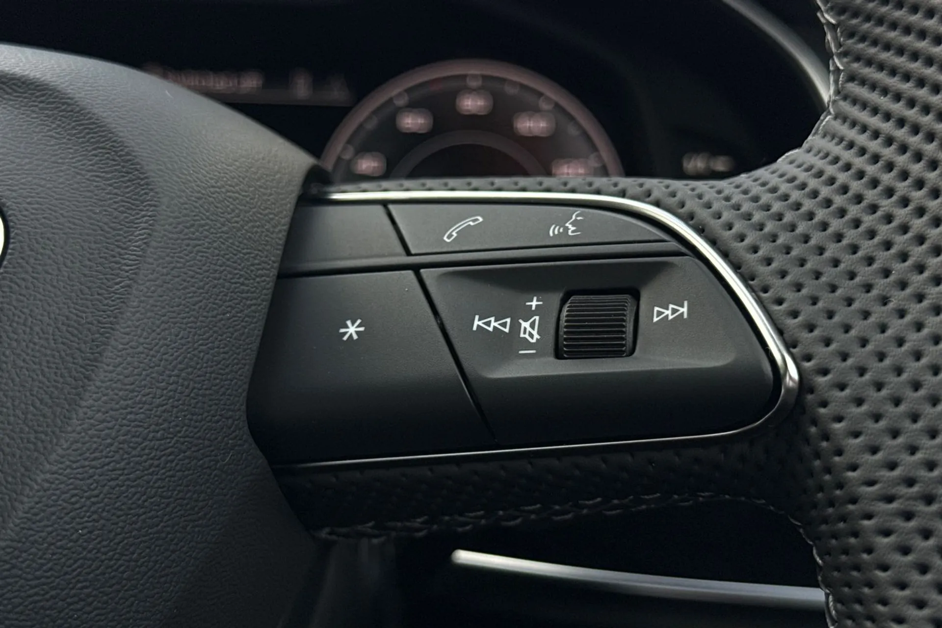 Audi Q7 thumbnail image number 37