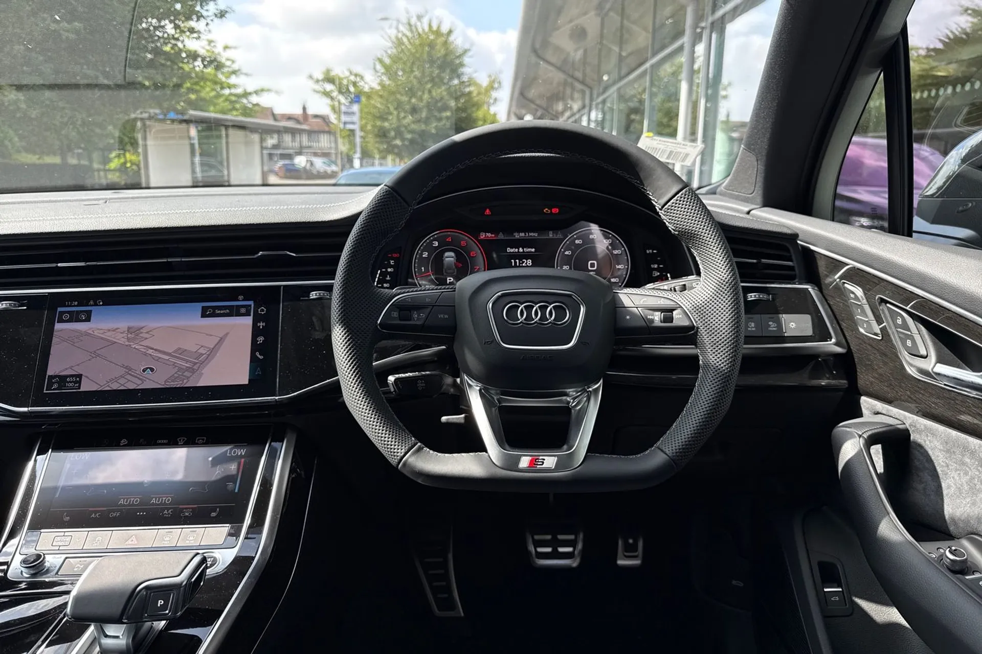 Audi Q7 thumbnail image number 3