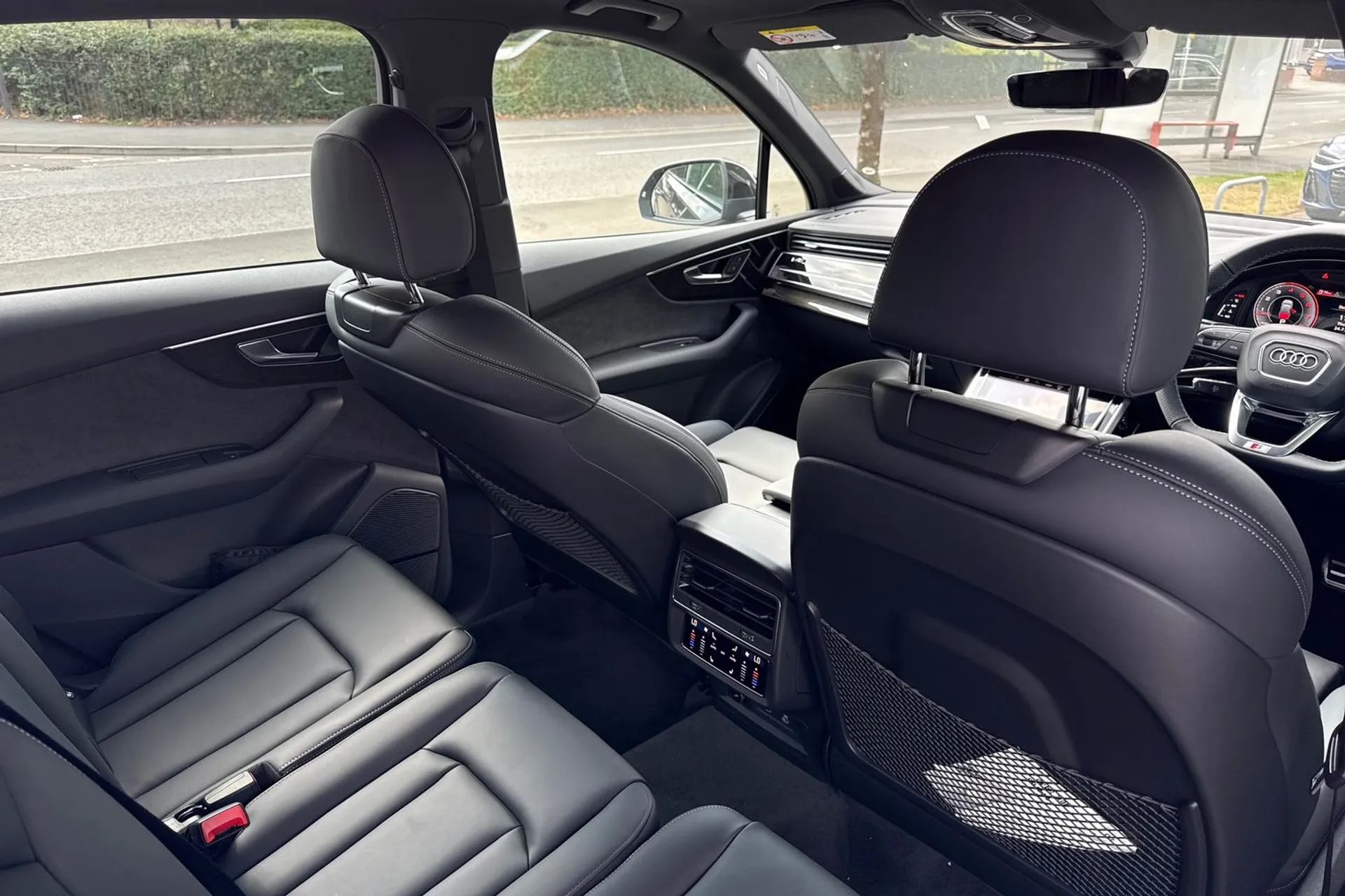 Audi Q7 thumbnail image number 23