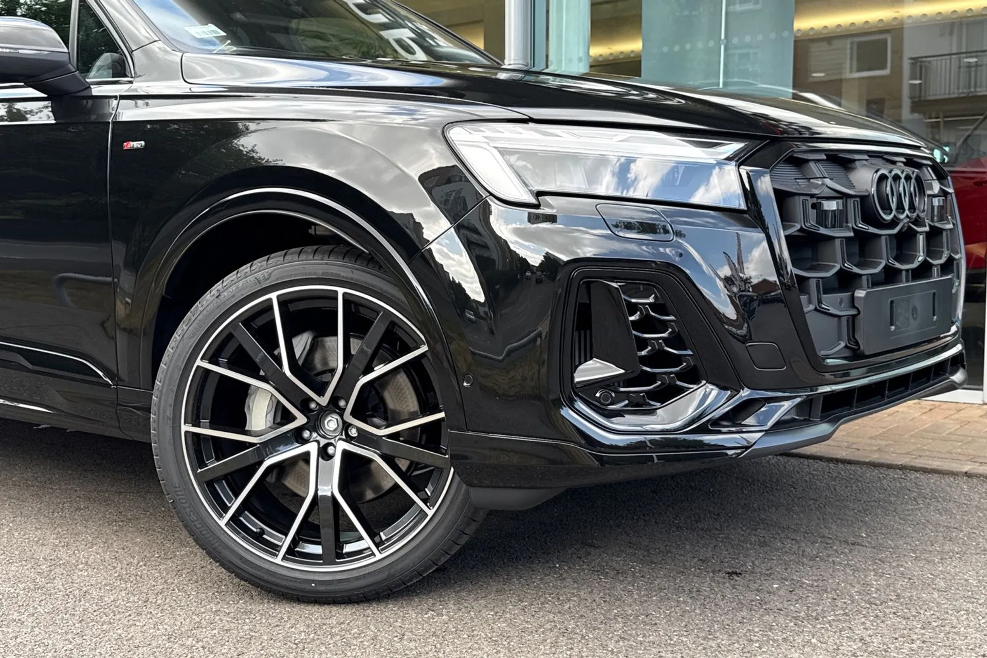 Audi Q7 thumbnail image number 6
