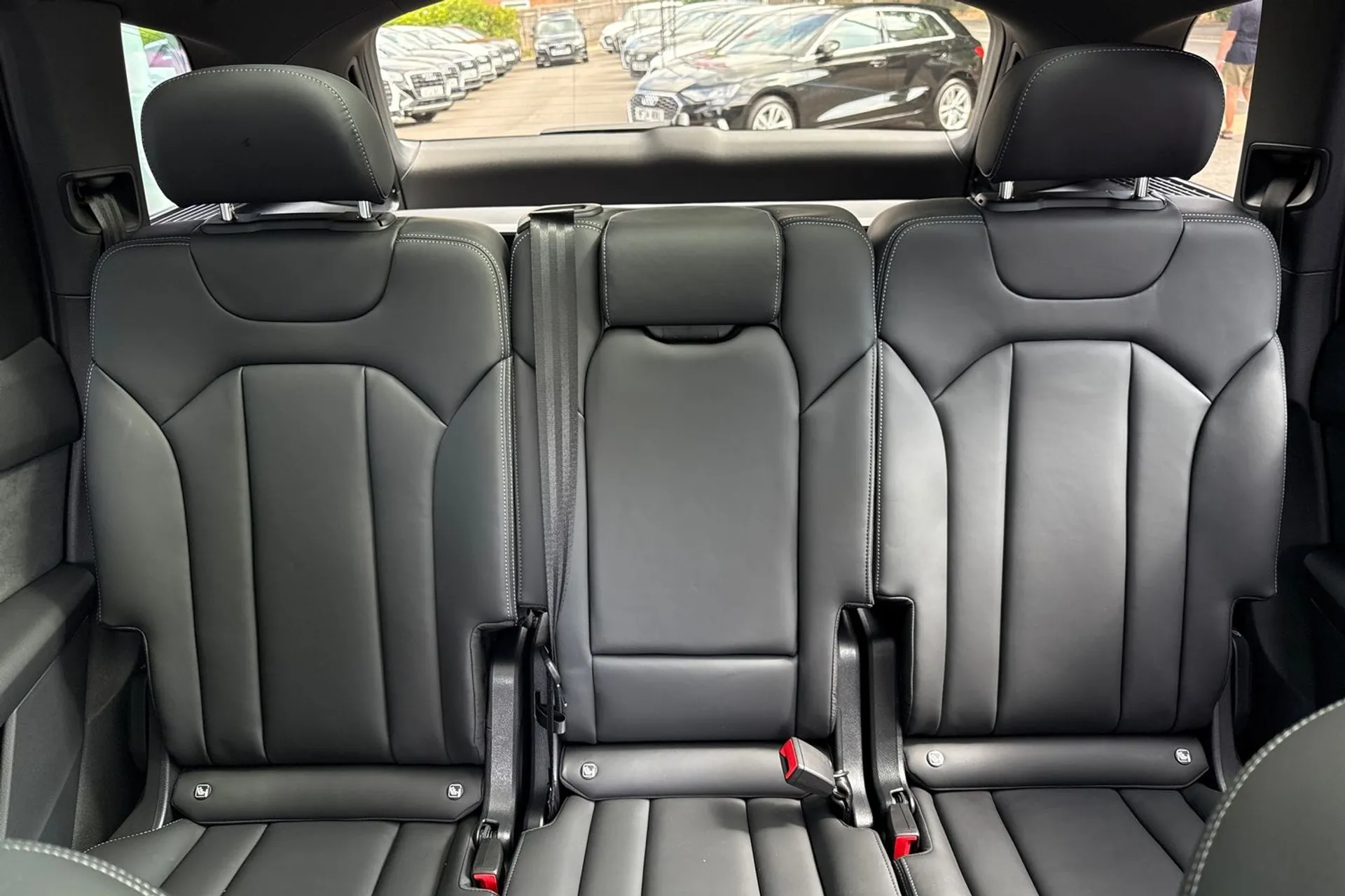 Audi Q7 thumbnail image number 31