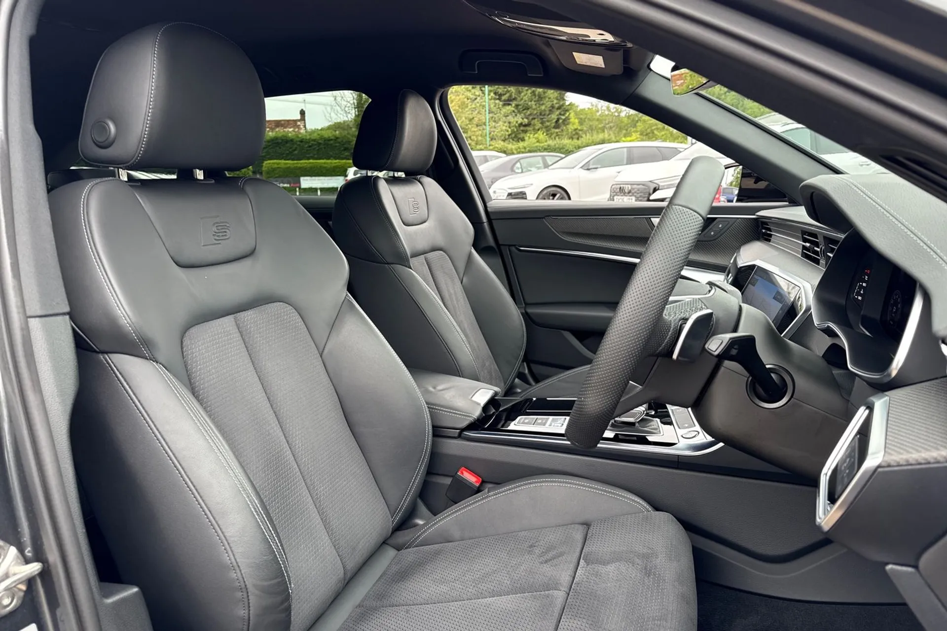 Audi A6 thumbnail image number 27