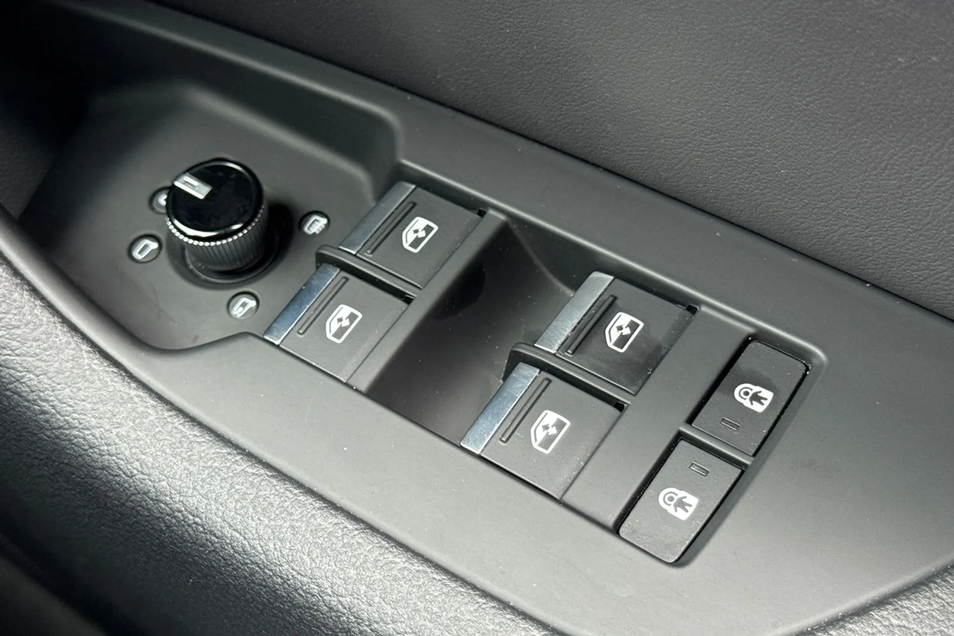 Audi A6 thumbnail image number 19
