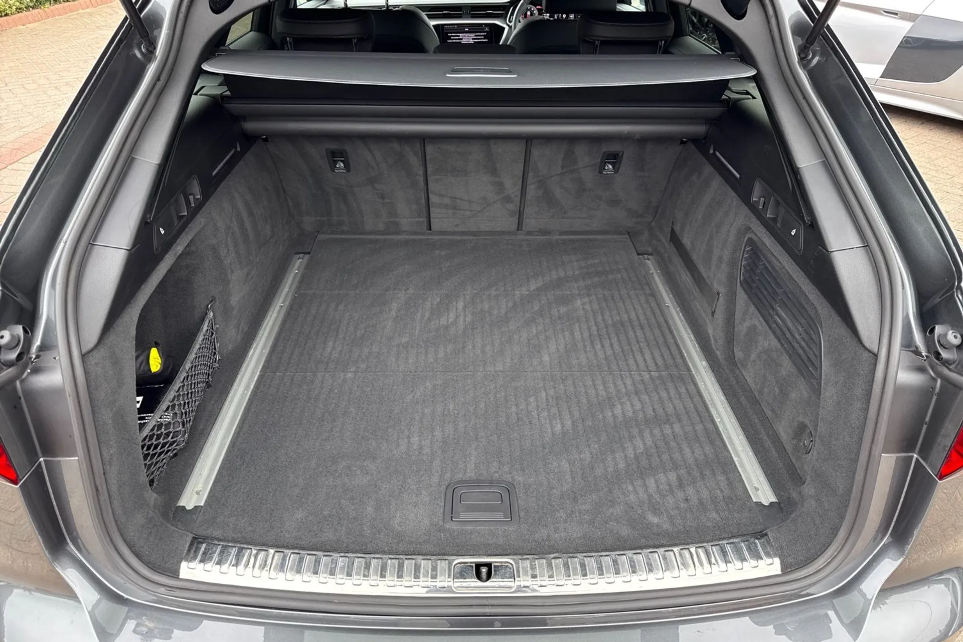 Audi A6 thumbnail image number 32