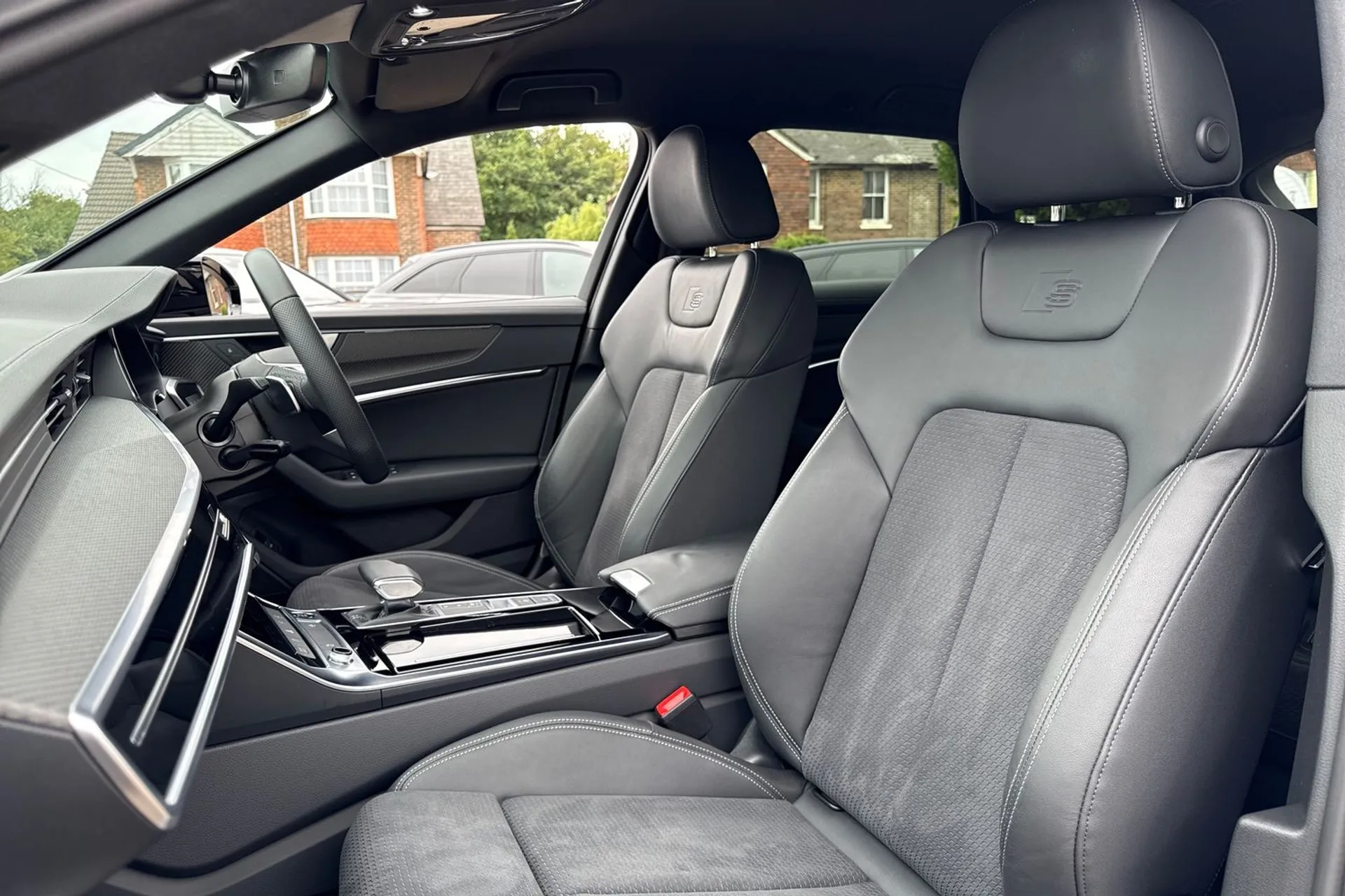 Audi A6 thumbnail image number 30