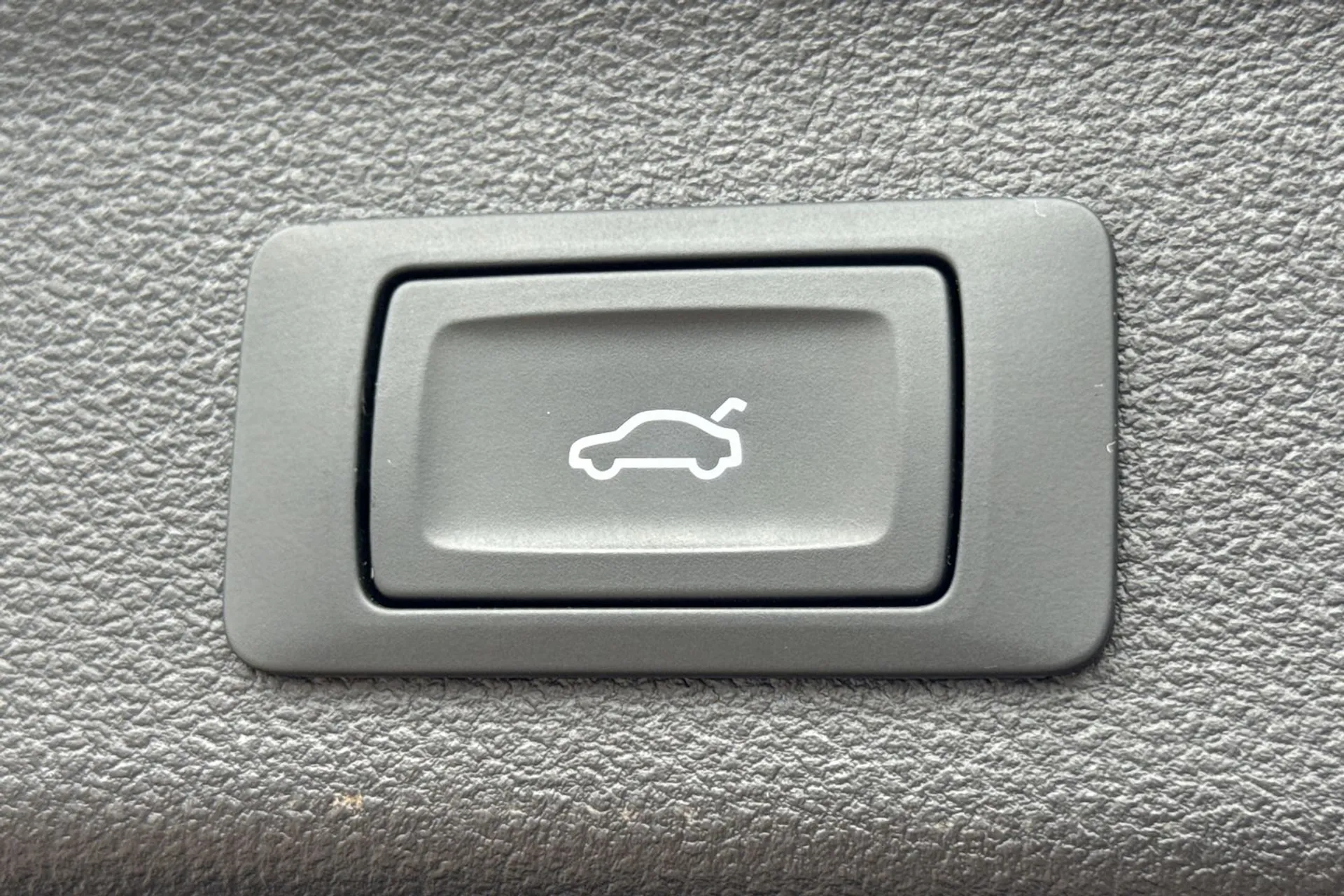 Audi A6 thumbnail image number 34