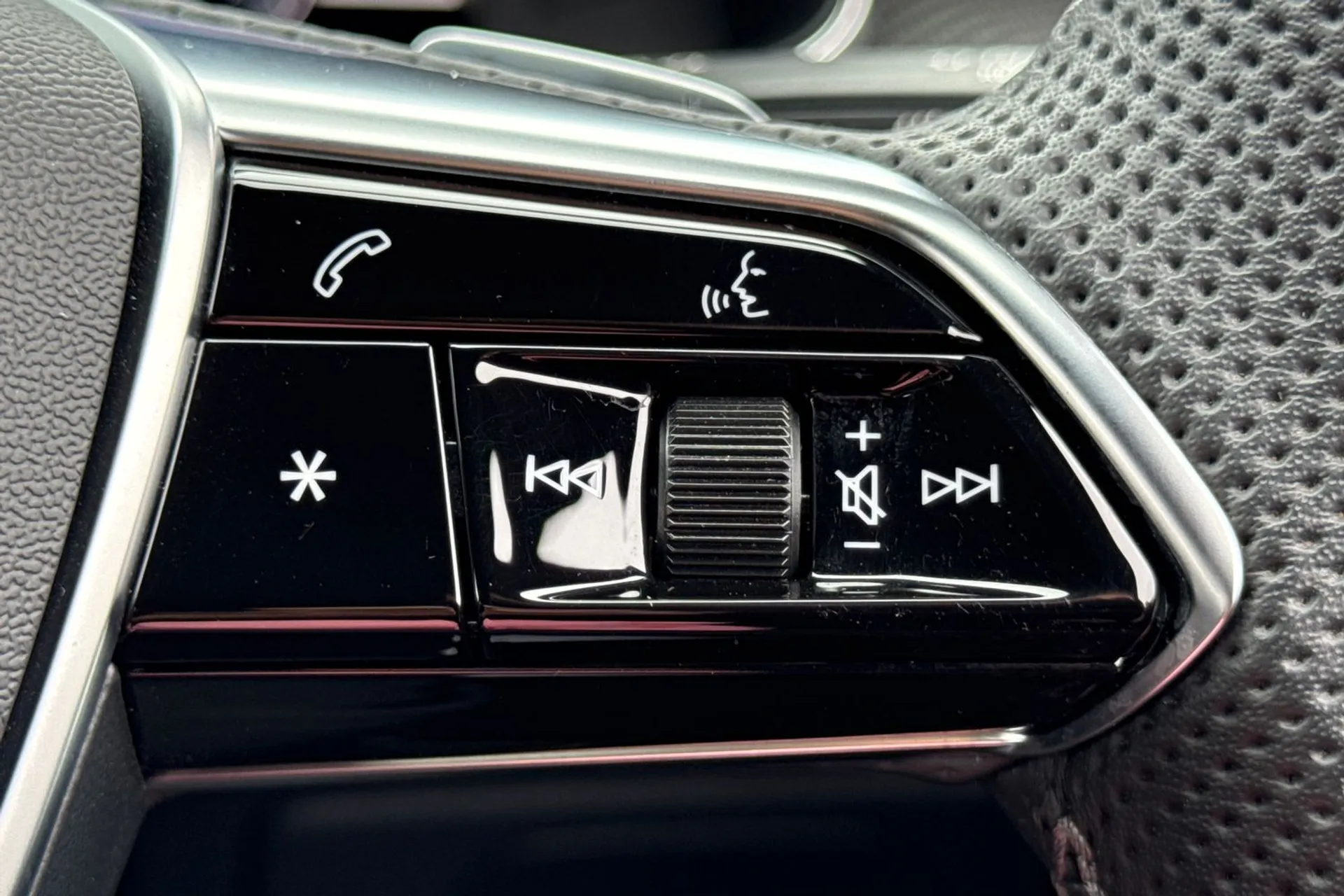 Audi A6 thumbnail image number 22