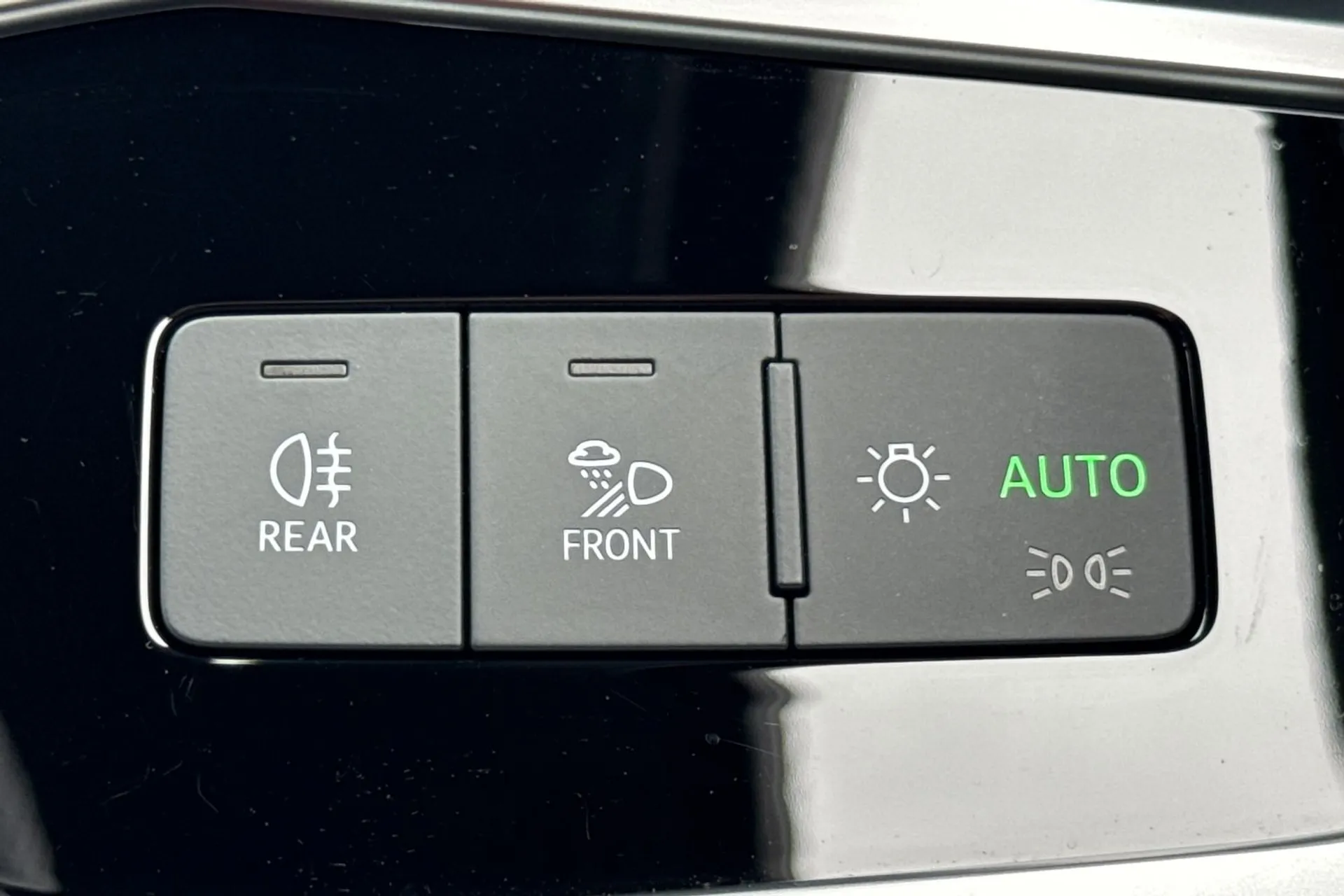 Audi A6 thumbnail image number 23
