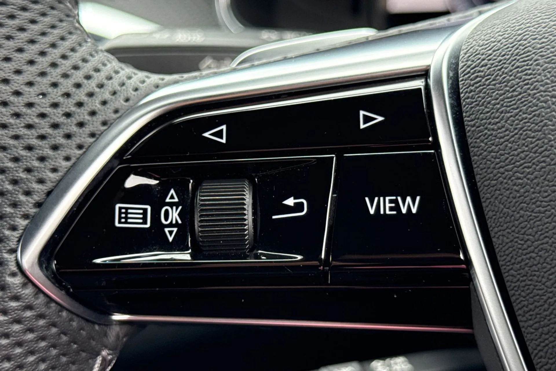 Audi A6 thumbnail image number 21