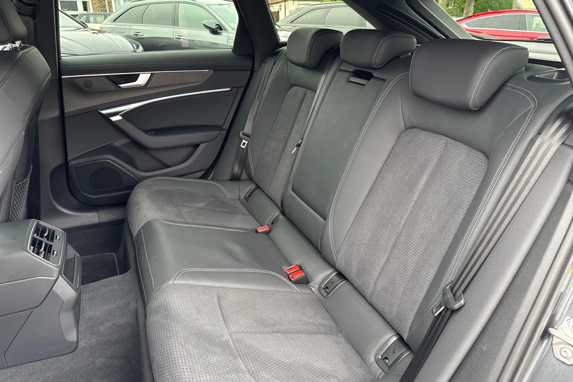 Audi A6 thumbnail image number 40