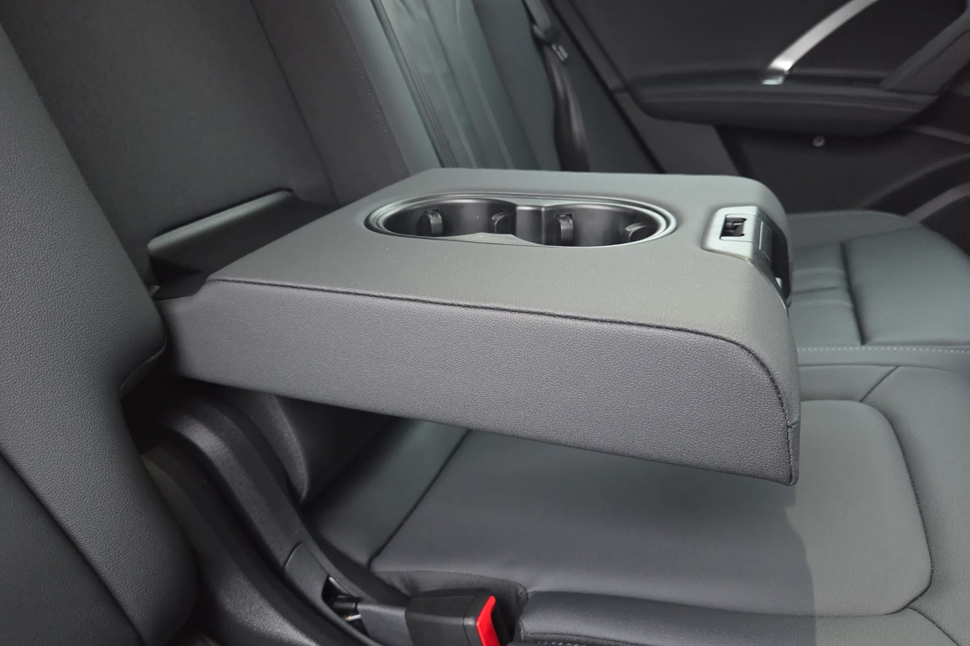 Audi Q5 thumbnail image number 39