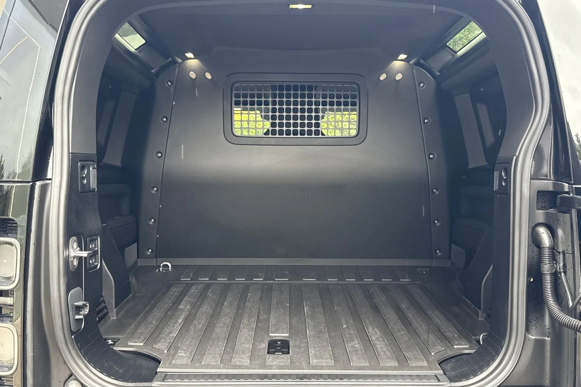LAND ROVER DEFENDER thumbnail image number 43