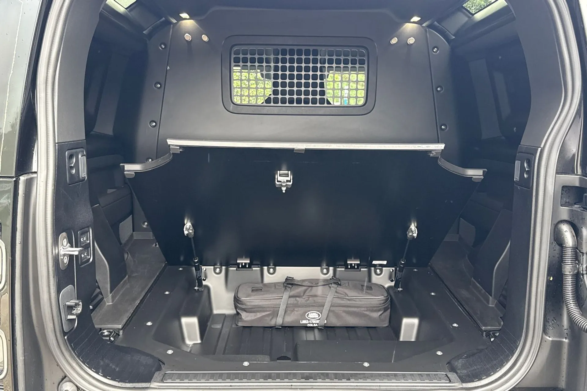 LAND ROVER DEFENDER thumbnail image number 44
