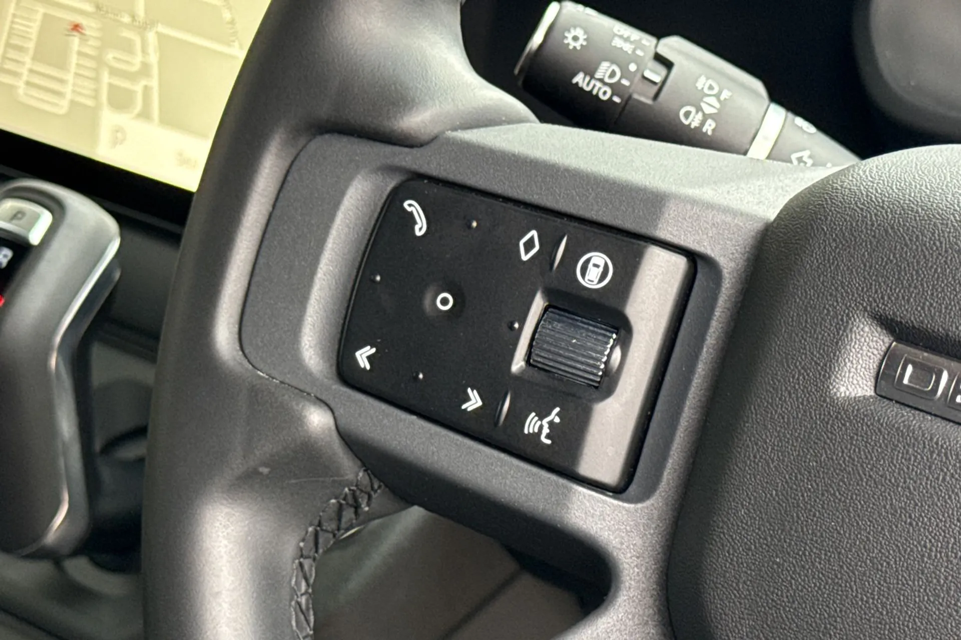 LAND ROVER DEFENDER thumbnail image number 50